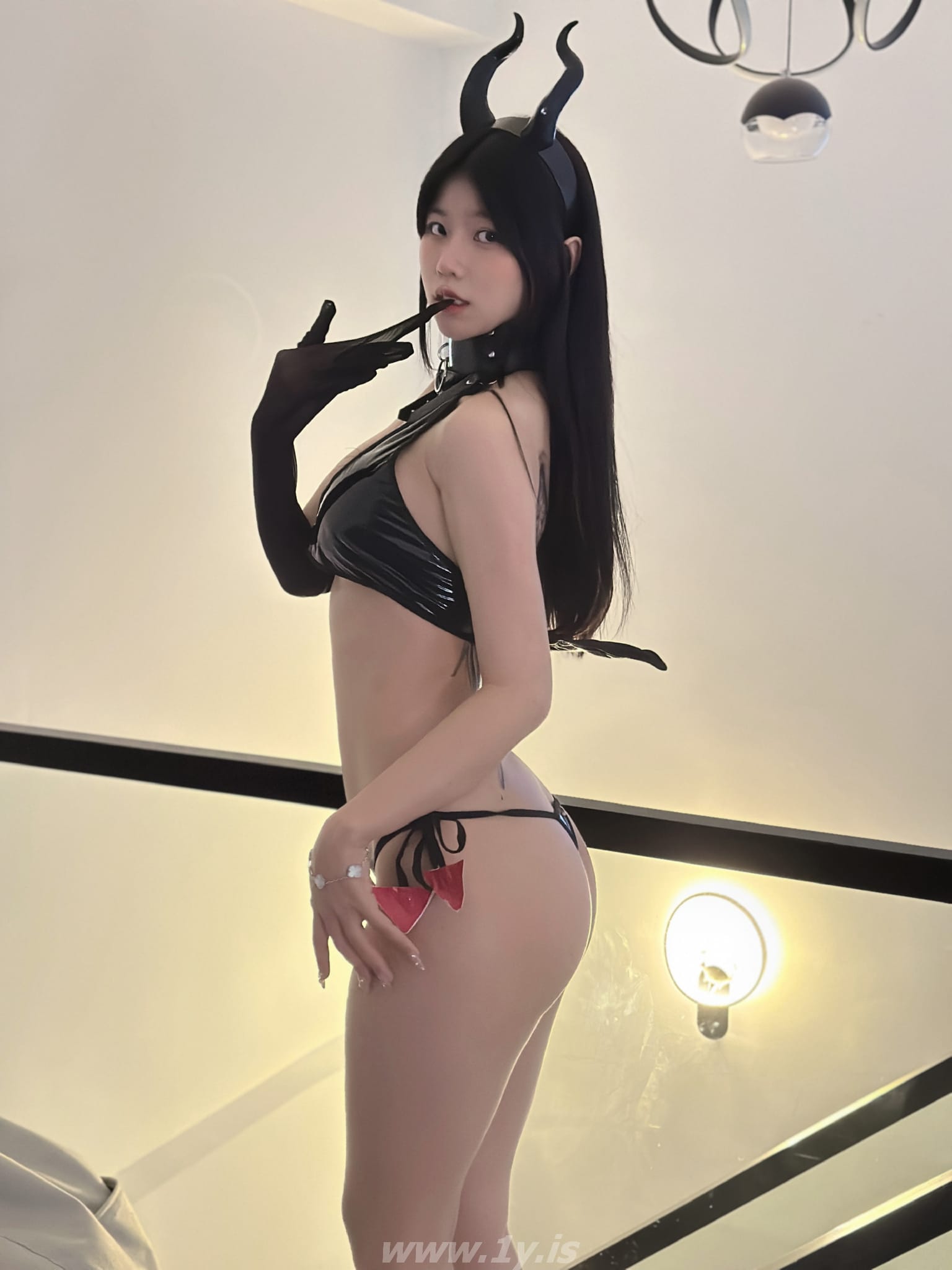 鱼神YuShen：Sexy little devil