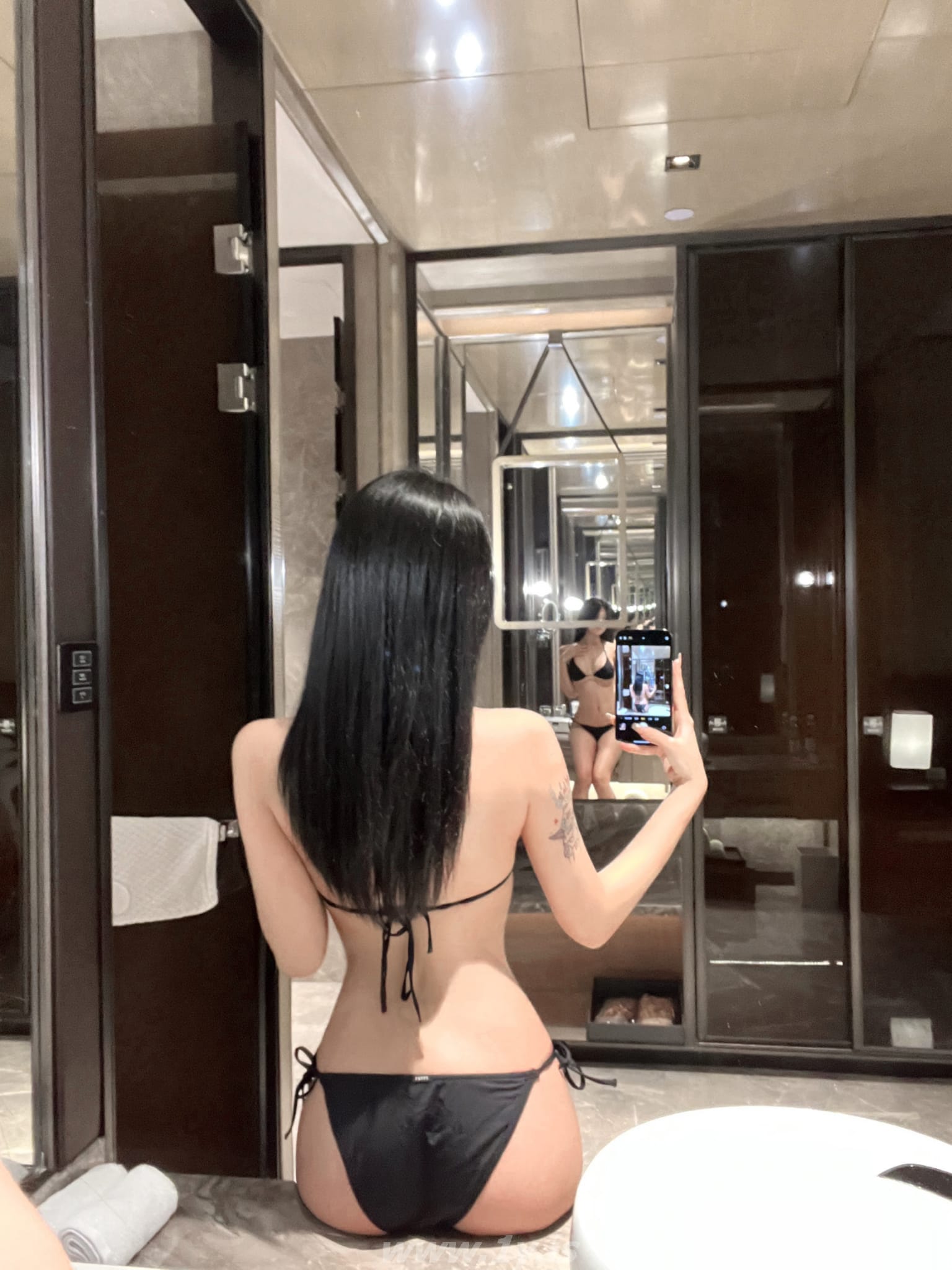 Sexy Chinese beauty relaxing in a hotel (3)