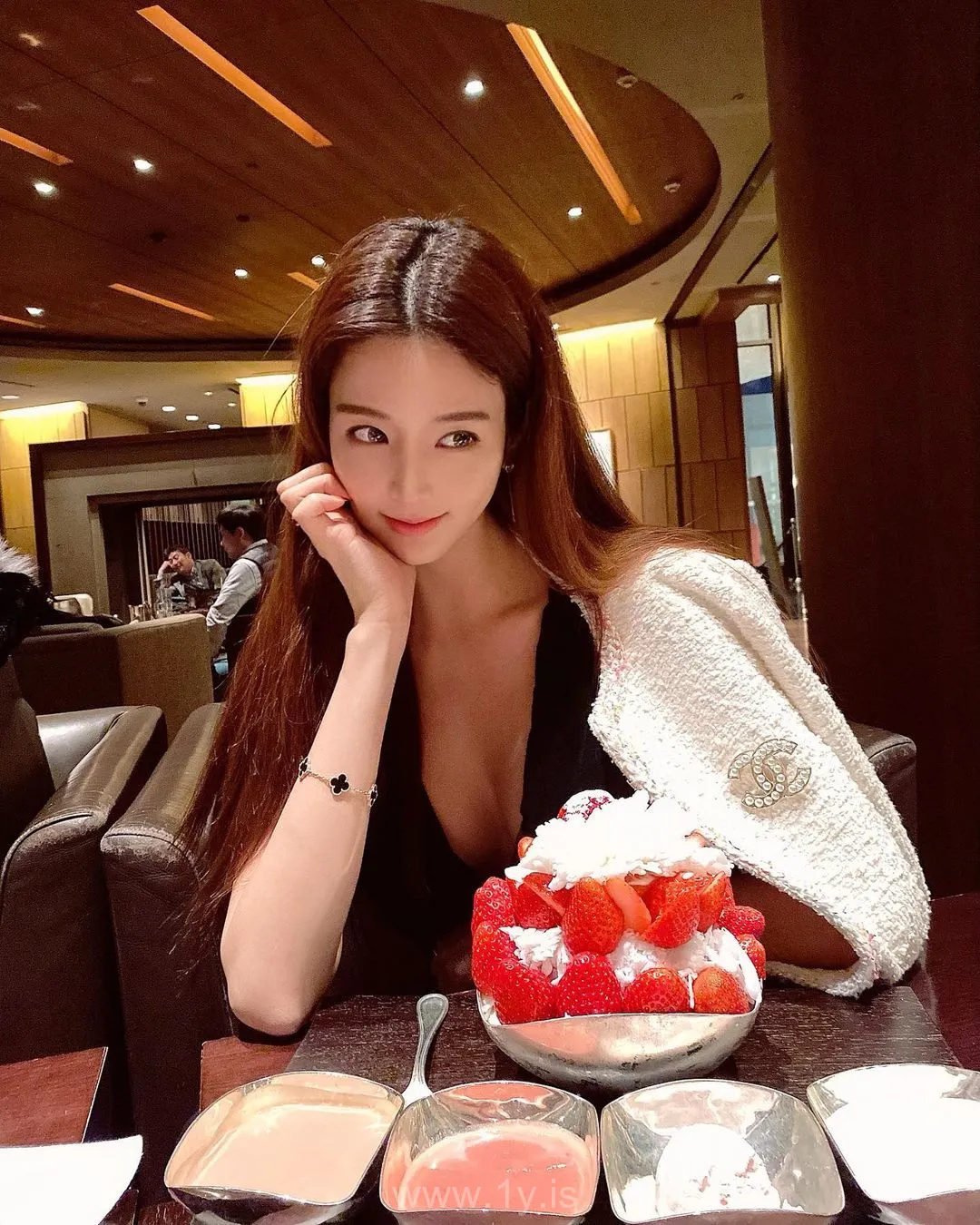 Instagram manyo_yoojin