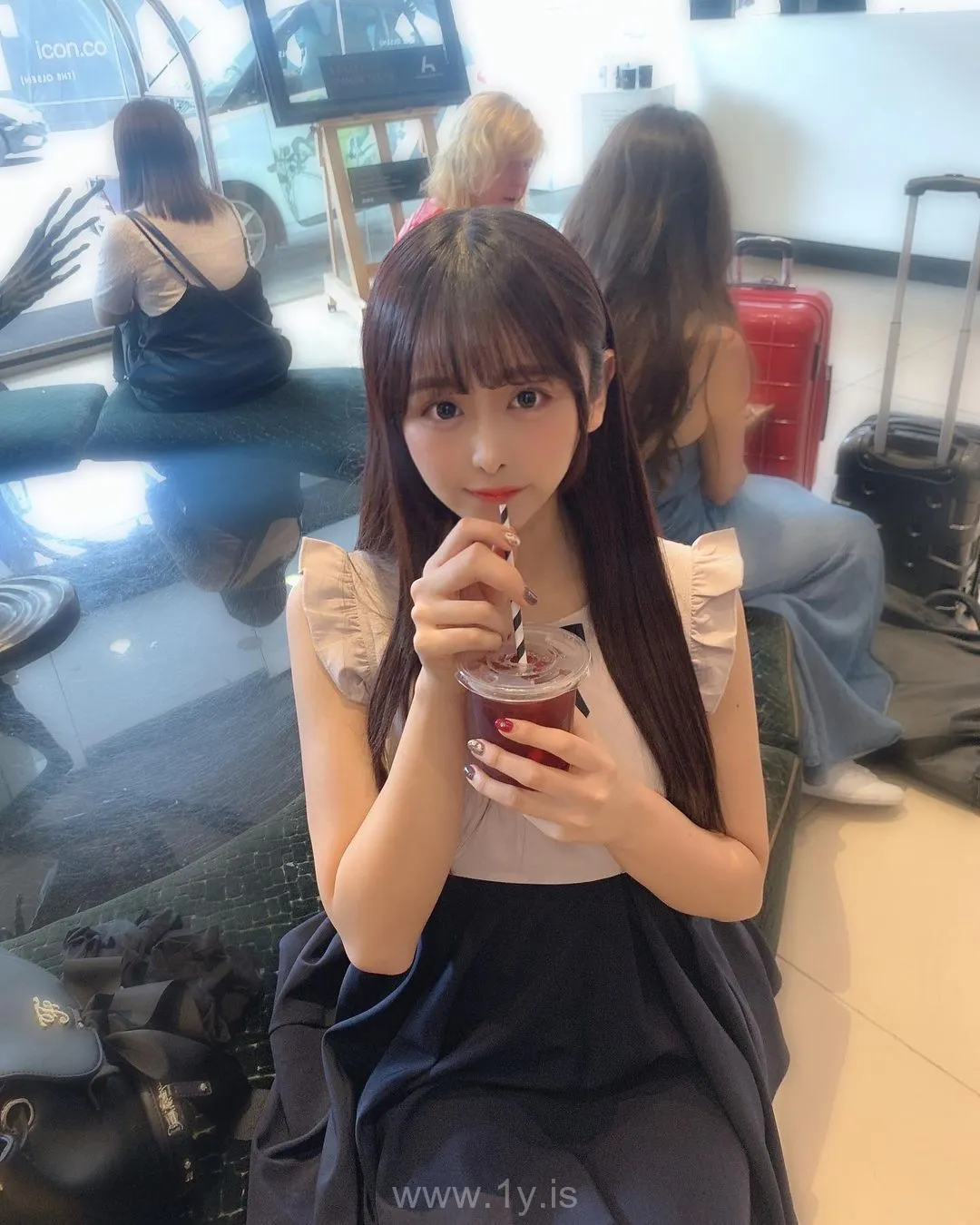 Instagram naomi_majima