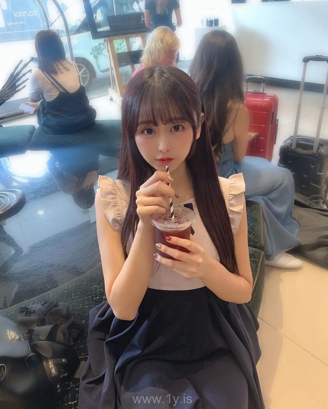 Instagram naomi_majima