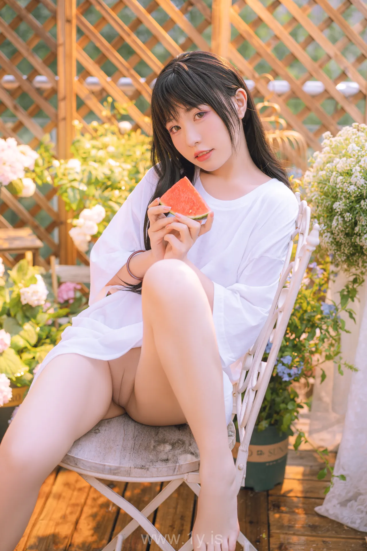 爆机少女喵小吉MiaoXiaoJi NO.036 XiaoJi Is Watering The Flowers(小吉的午后时光完整版)