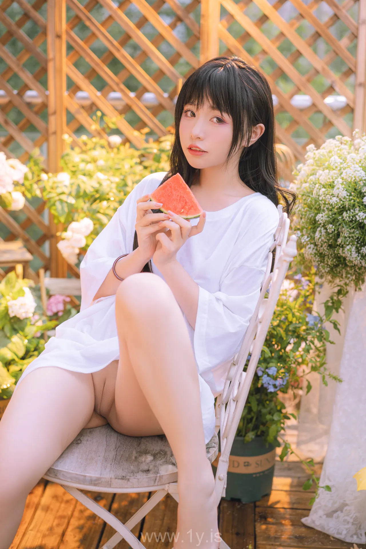 爆机少女喵小吉MiaoXiaoJi NO.036 XiaoJi Is Watering The Flowers(小吉的午后时光完整版)