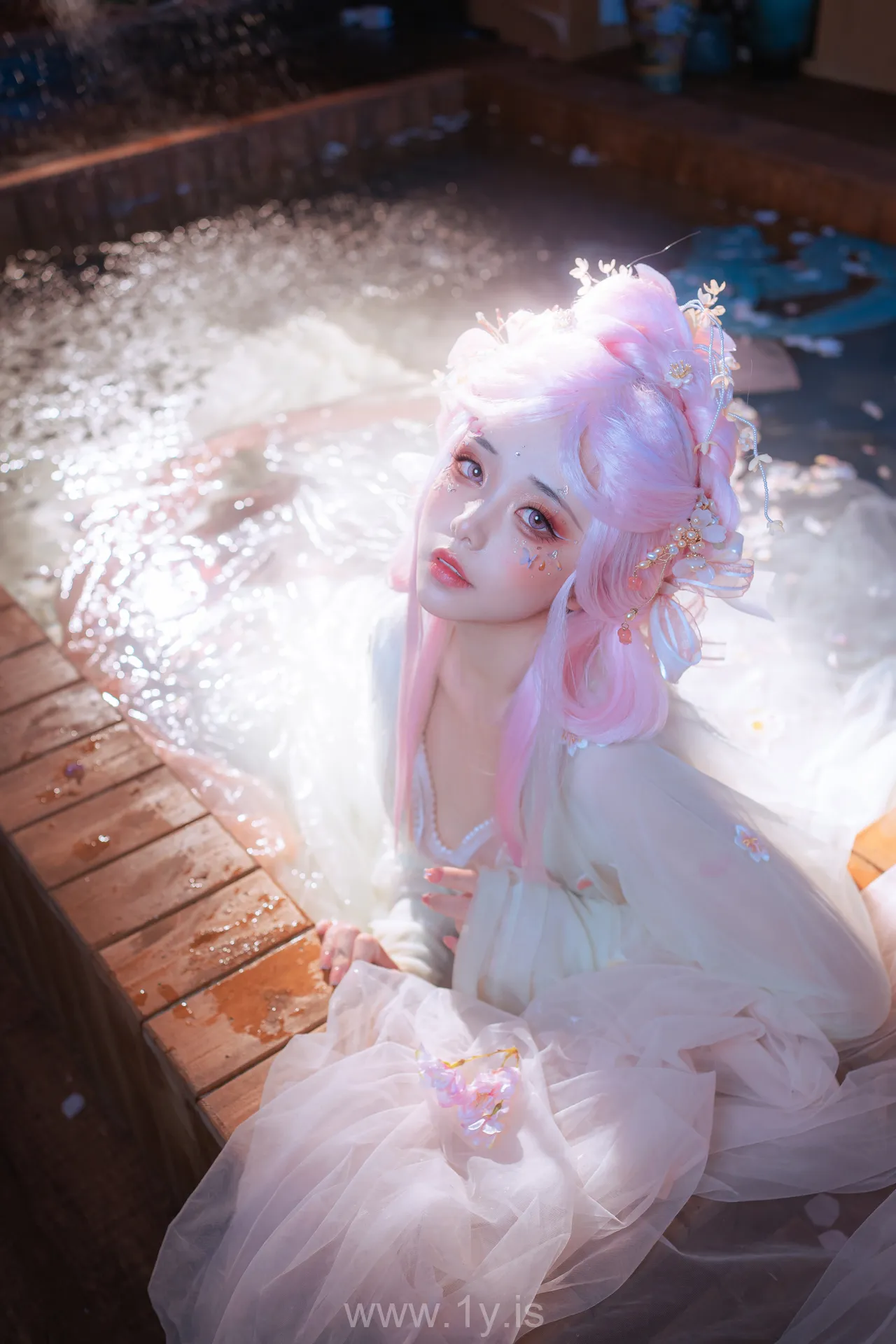爆机少女喵小吉MiaoXiaoJi NO.049 Bathing Beauty(临江仙)