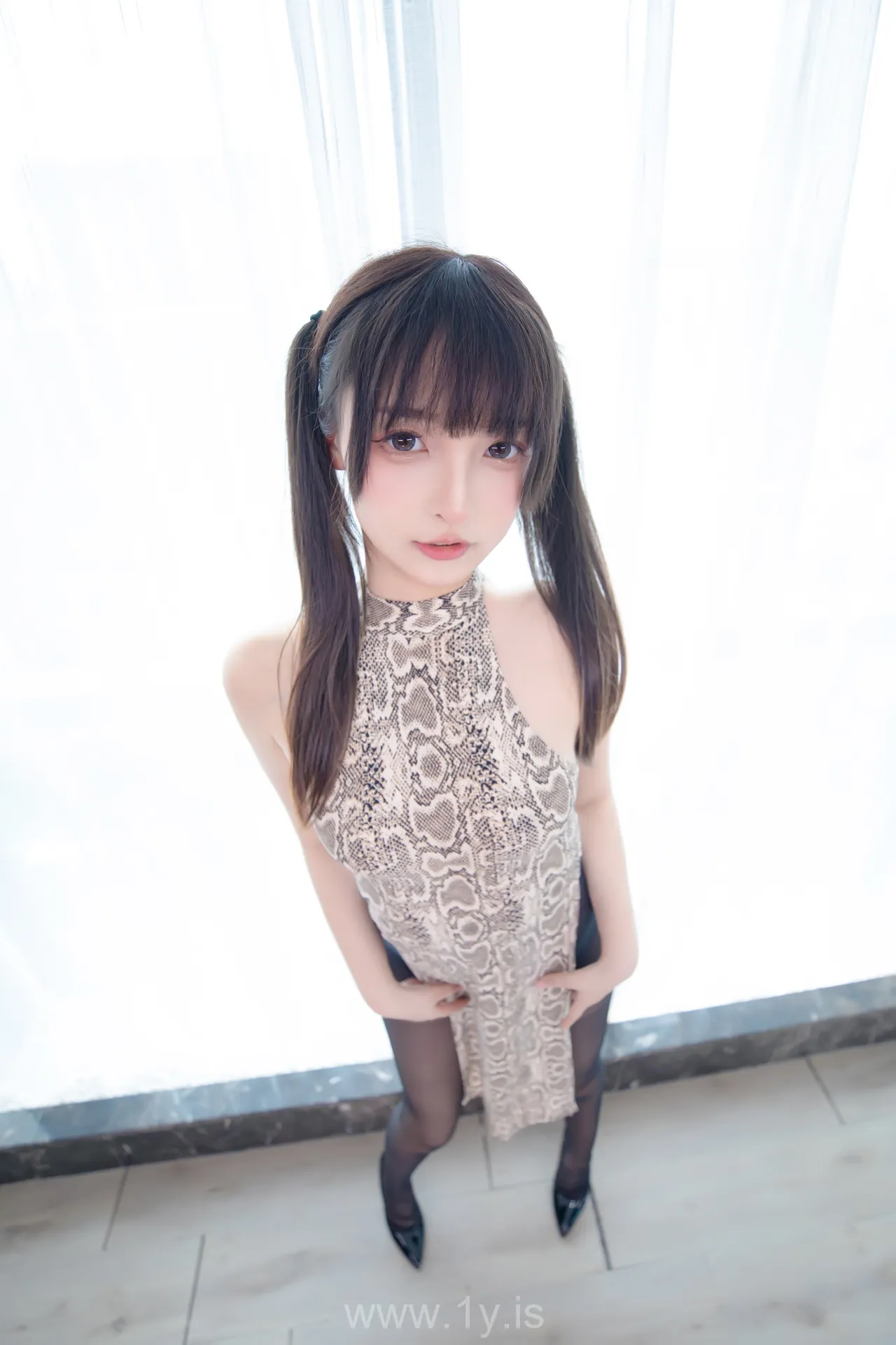 神楽坂真冬 VOL.120 蟒纹旗袍