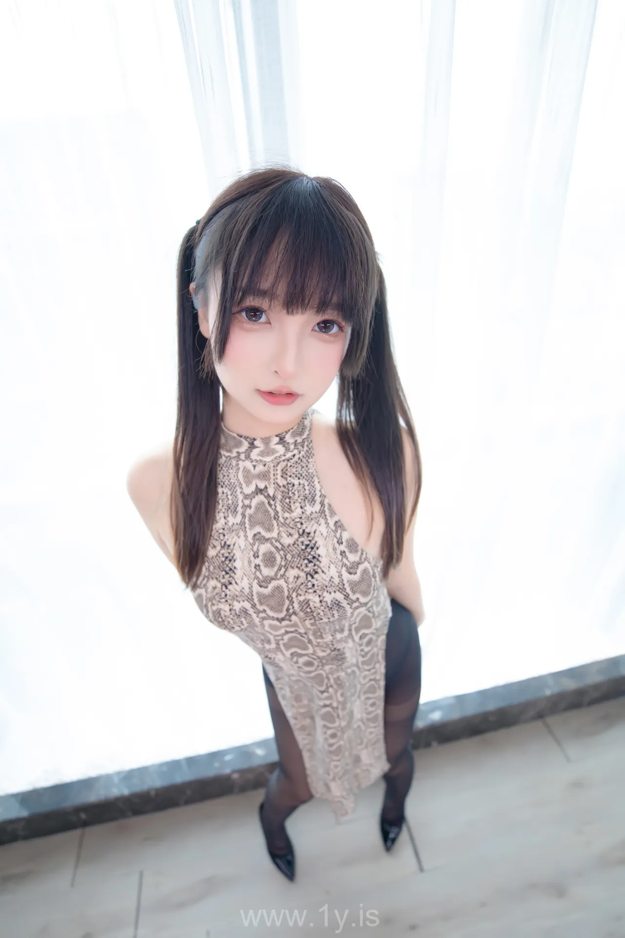神楽坂真冬 VOL.120 蟒纹旗袍