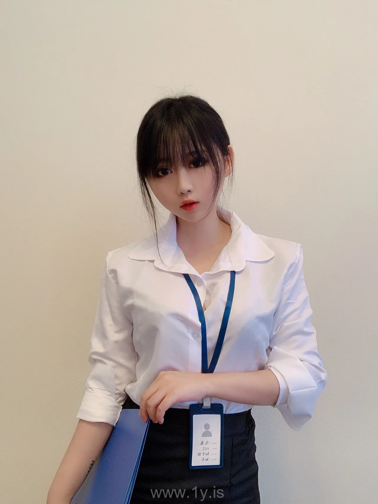 是依酱吖 NO.05 黑丝制服