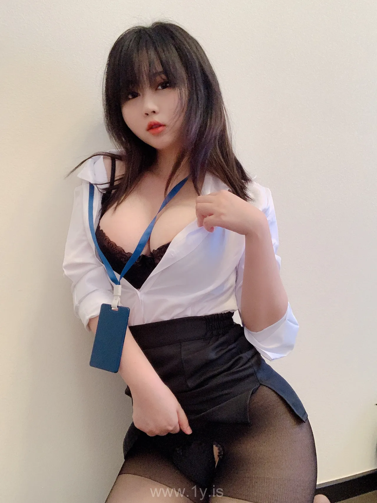 是依酱吖 NO.05 黑丝制服