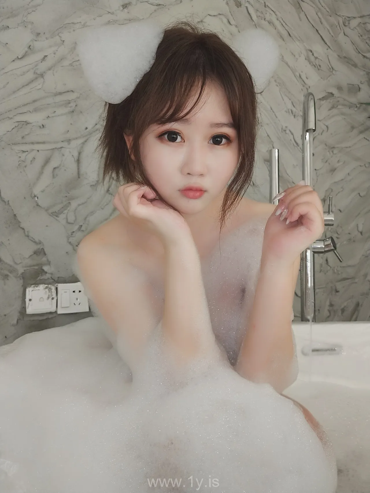 是依酱吖 NO.13 羊咩咩