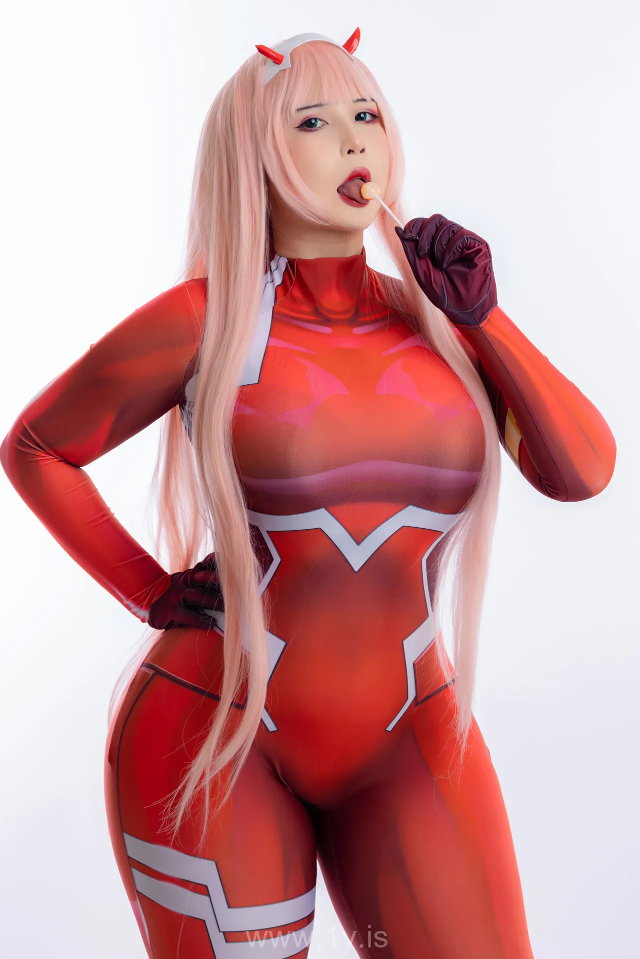 UyUy NO.36 Zero Two