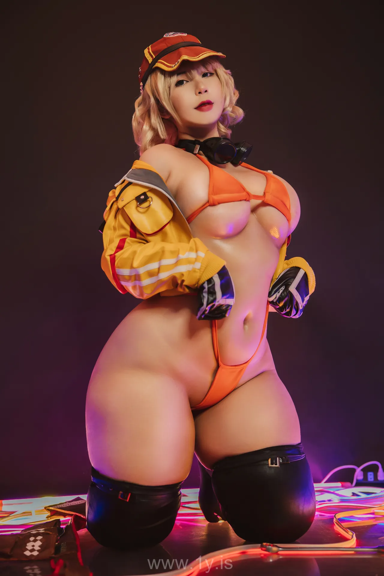 UyUy NO.41 Cindy Aurum