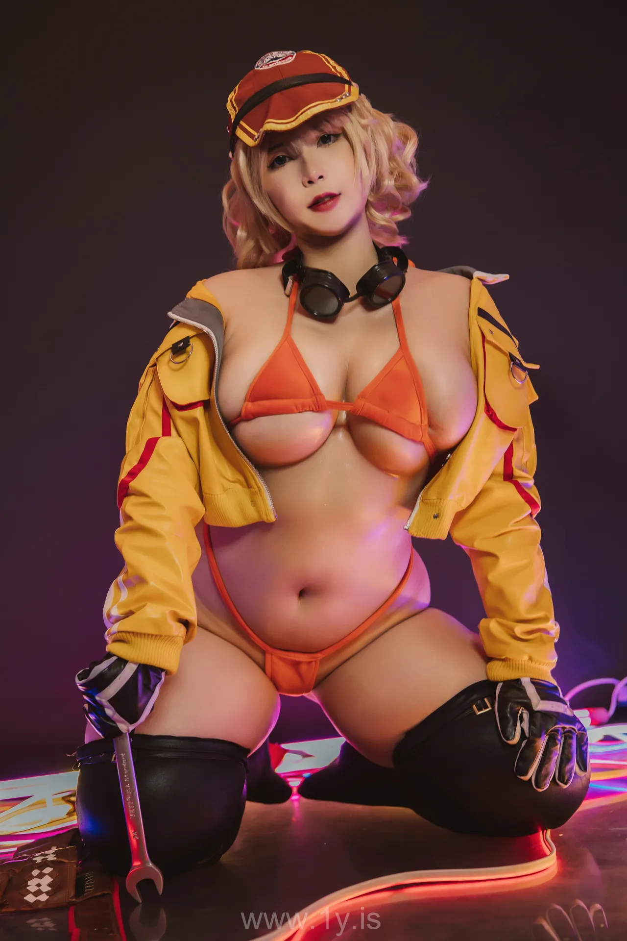 UyUy NO.41 Cindy Aurum