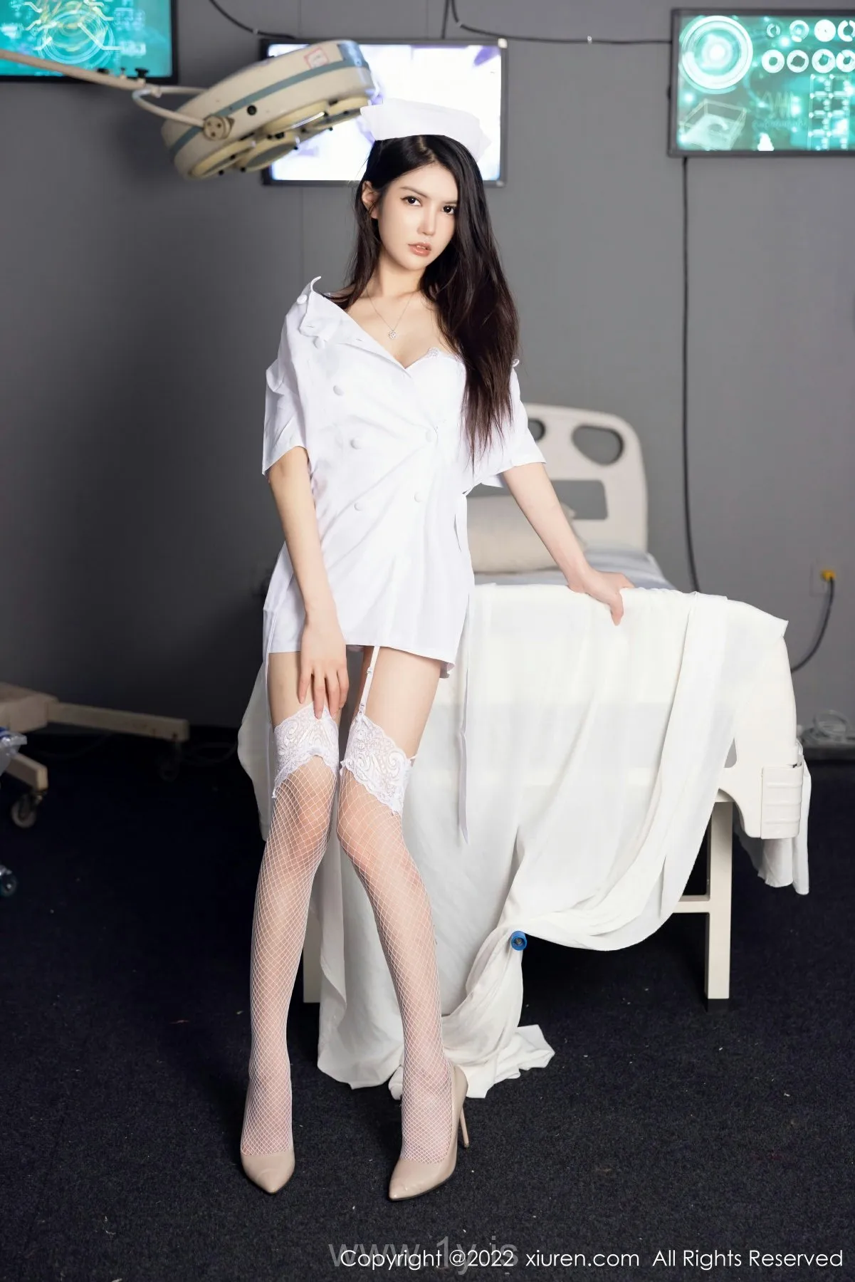 XIUREN(秀人网) No.5905 Well-developed & Quiet Asian Cougar 媛媛酱belle