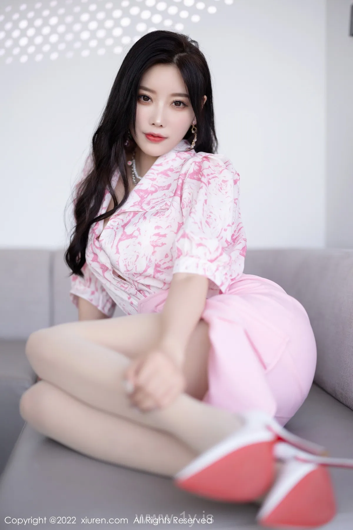 XIUREN(秀人网) No.5927 Well-developed Asian Girl 楊晨晨Yome