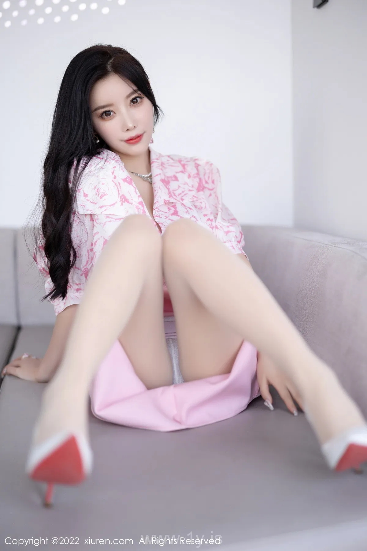 XIUREN(秀人网) No.5927 Well-developed Asian Girl 楊晨晨Yome