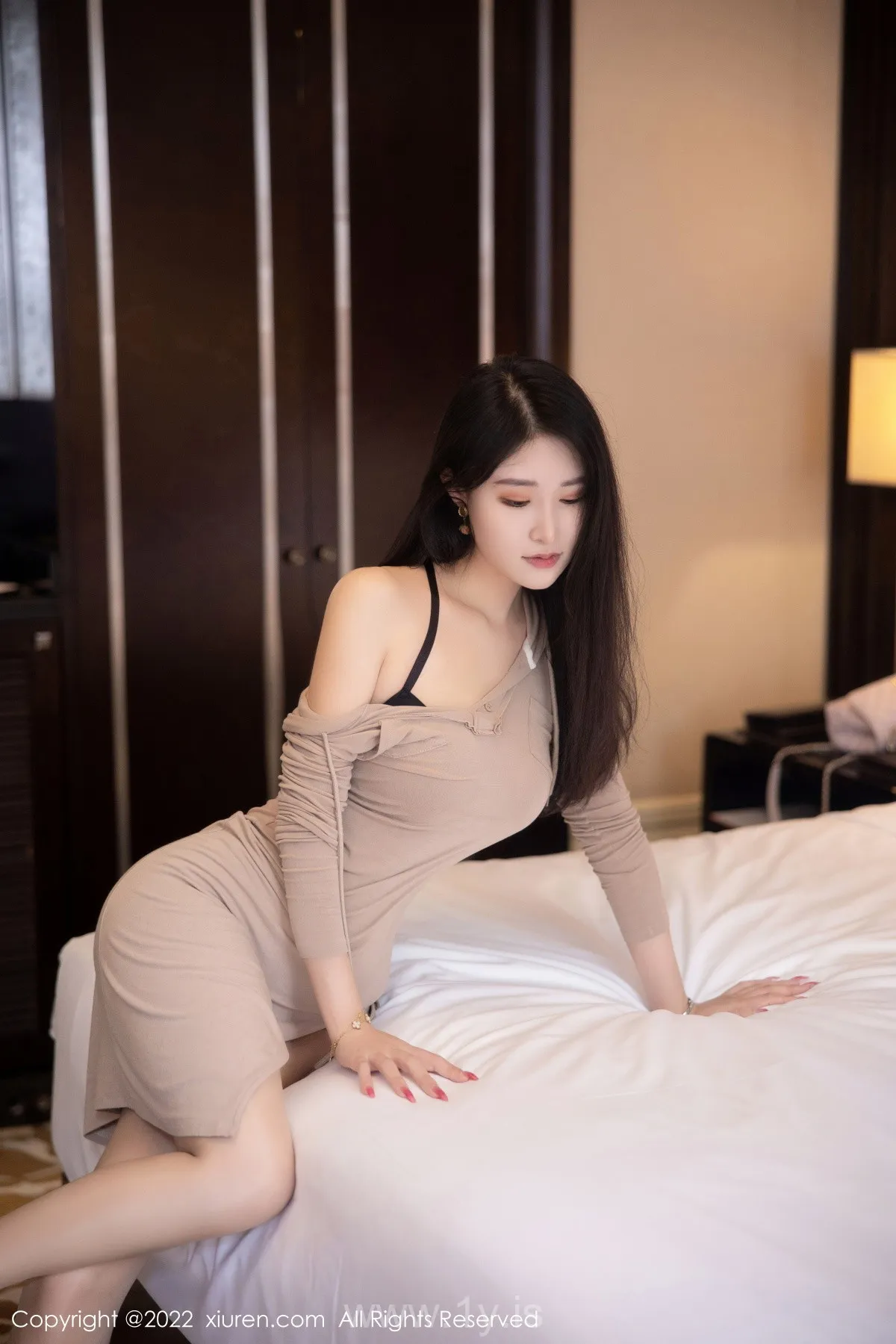 XIUREN(秀人网) No.5955 Sexy & Lively Asian Mature Princess 司檸