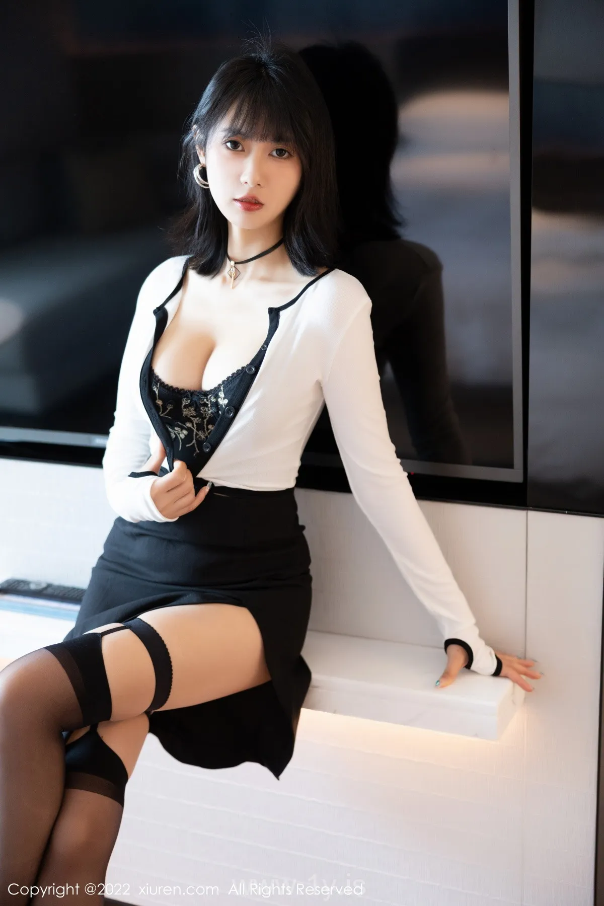 XIUREN(秀人网) No.5991 Quiet & Knockout Asian Hottie 林子遙