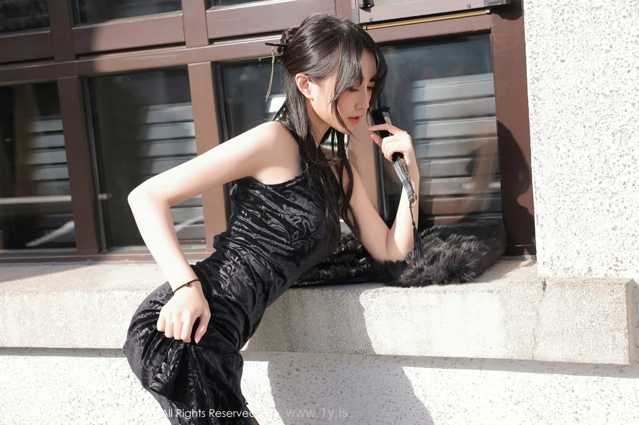XIUREN(秀人网) No.6050 Classy & Charming Asian Teen 玥儿玥er