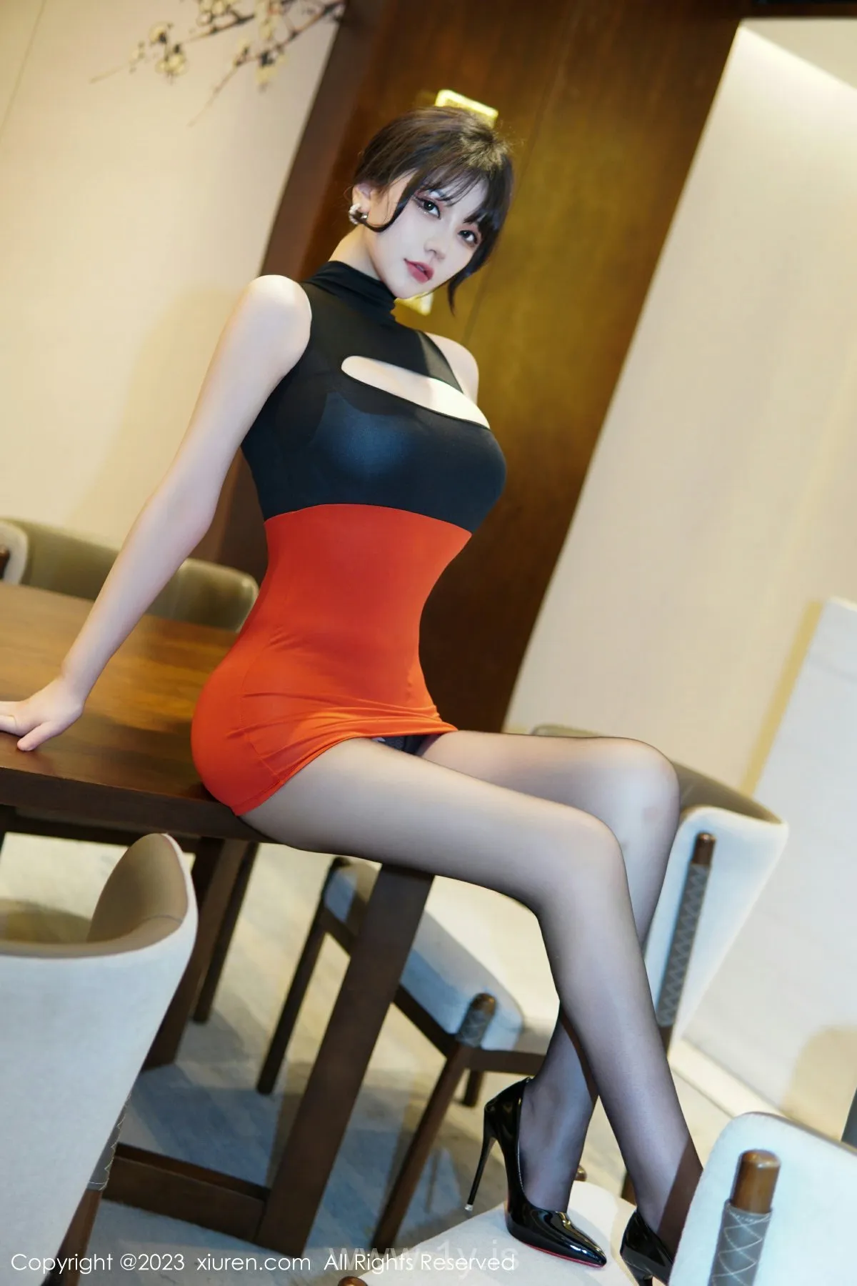 XIUREN(秀人网) No.6075 Irresistible & Beautiful Asian Homebody Girl 桃桃子_