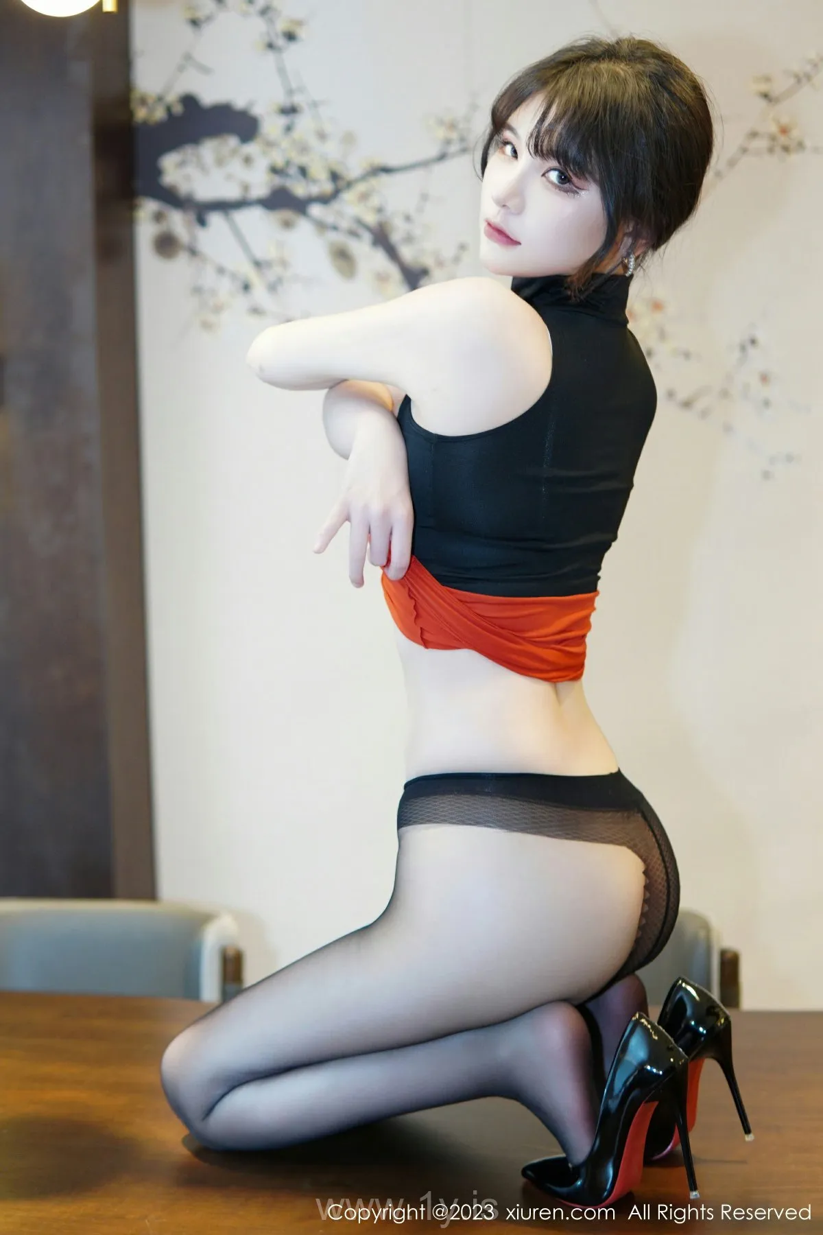 XIUREN(秀人网) No.6075 Irresistible & Beautiful Asian Homebody Girl 桃桃子_