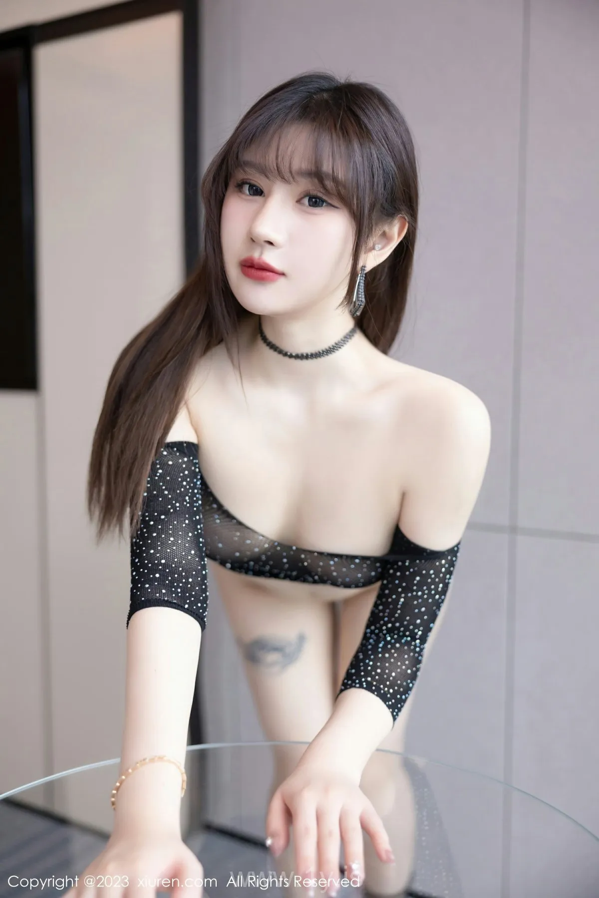 XIUREN(秀人网) No.6091 Trendy & Irresistible Asian Girl 张欣欣