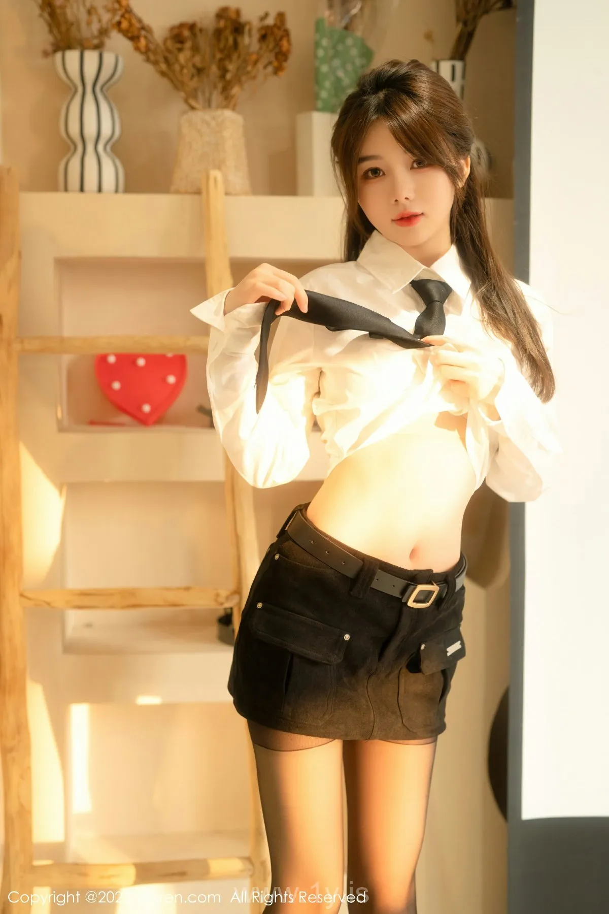 XIUREN(秀人网) NO.6137 Exquisite Asian Girl 婠婠么