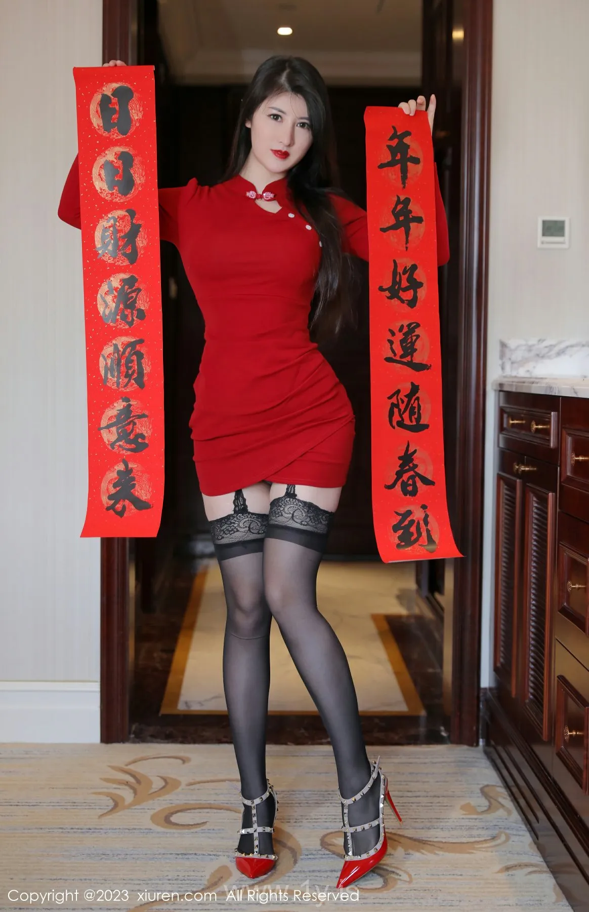 XIUREN(秀人网) NO.6166 Nice-looking Chinese Mature Princess 诗诗kiki