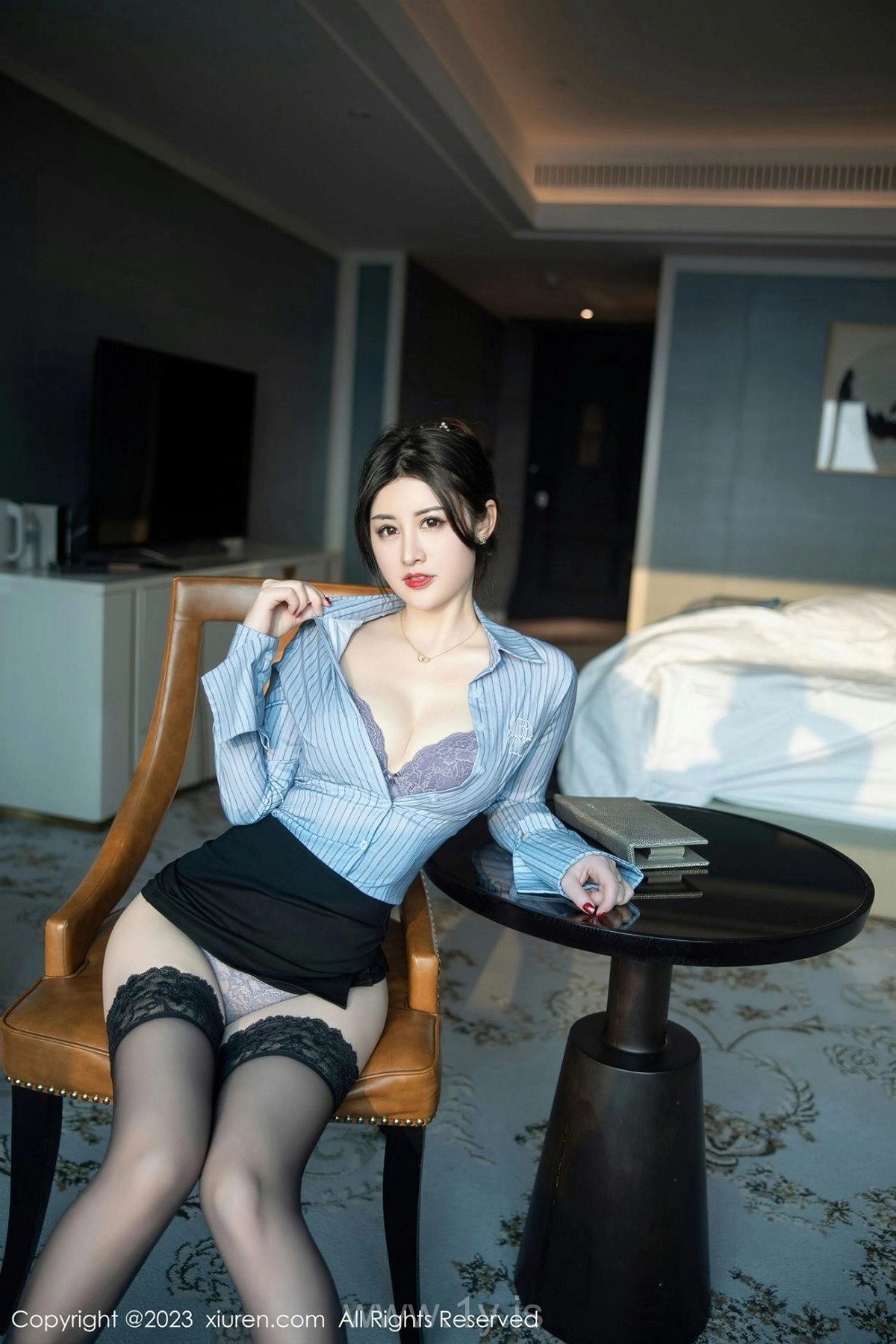 XIUREN(秀人网) NO.6343 Delightful & Breathtaking Chinese Mature Princess 詩詩kiki