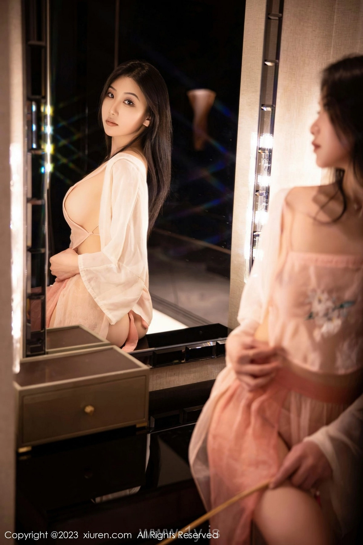 XIUREN(秀人网) NO.6369 Good-looking & Pretty Chinese Mature Princess 李佳芮Cherie