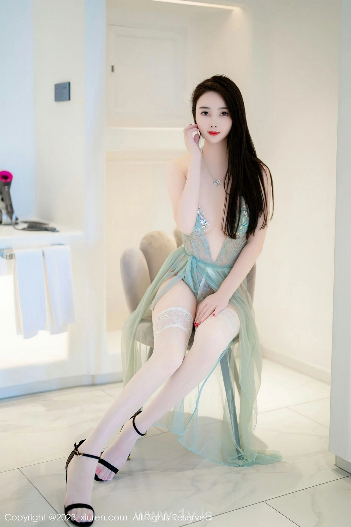 XIUREN(秀人网) NO.6371 Nice-looking & Cute Chinese Cougar Summer寶寶