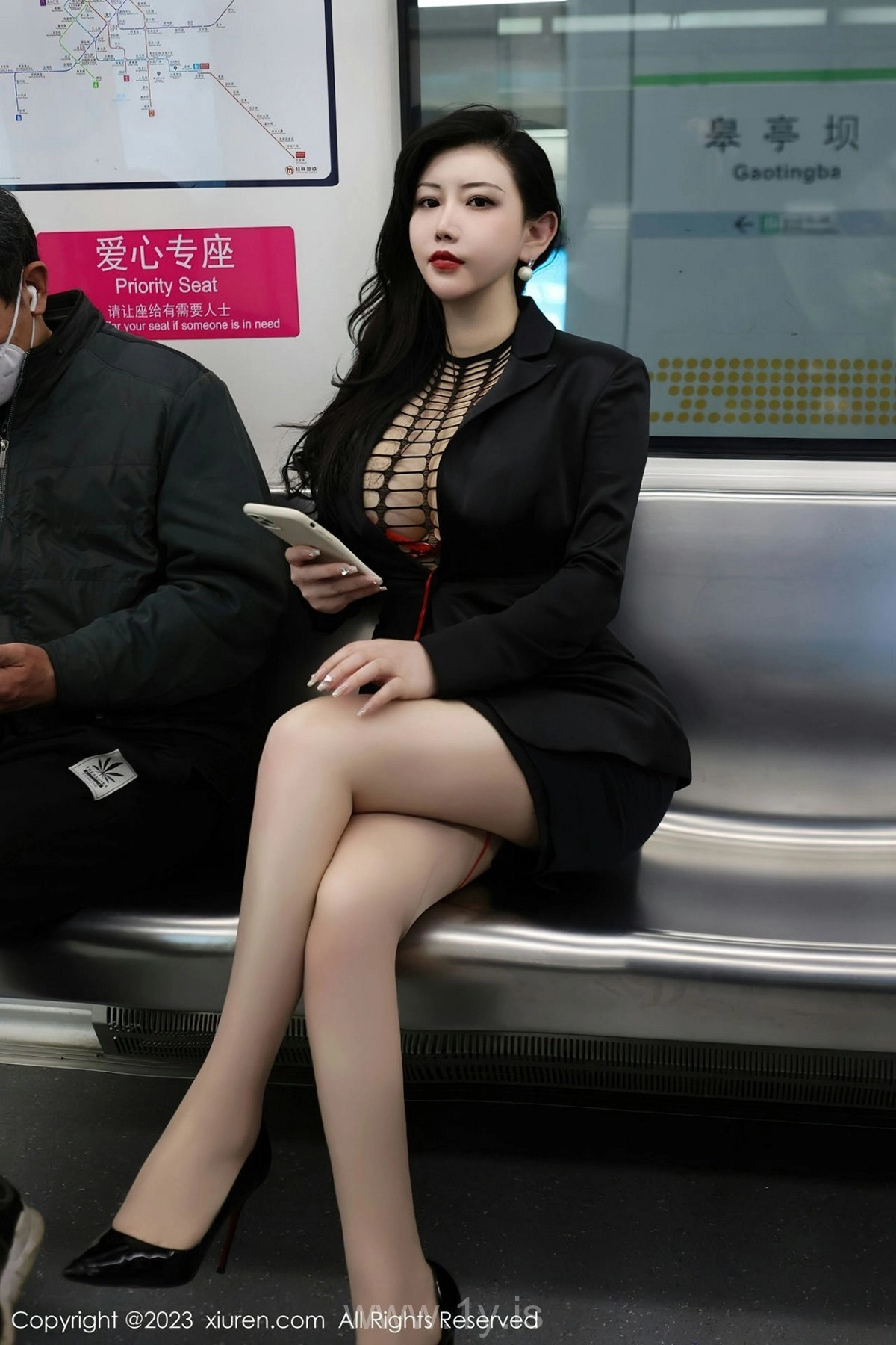 XIUREN(秀人网) NO.6421 Elegant Chinese Homebody Girl 王婉悠Queen