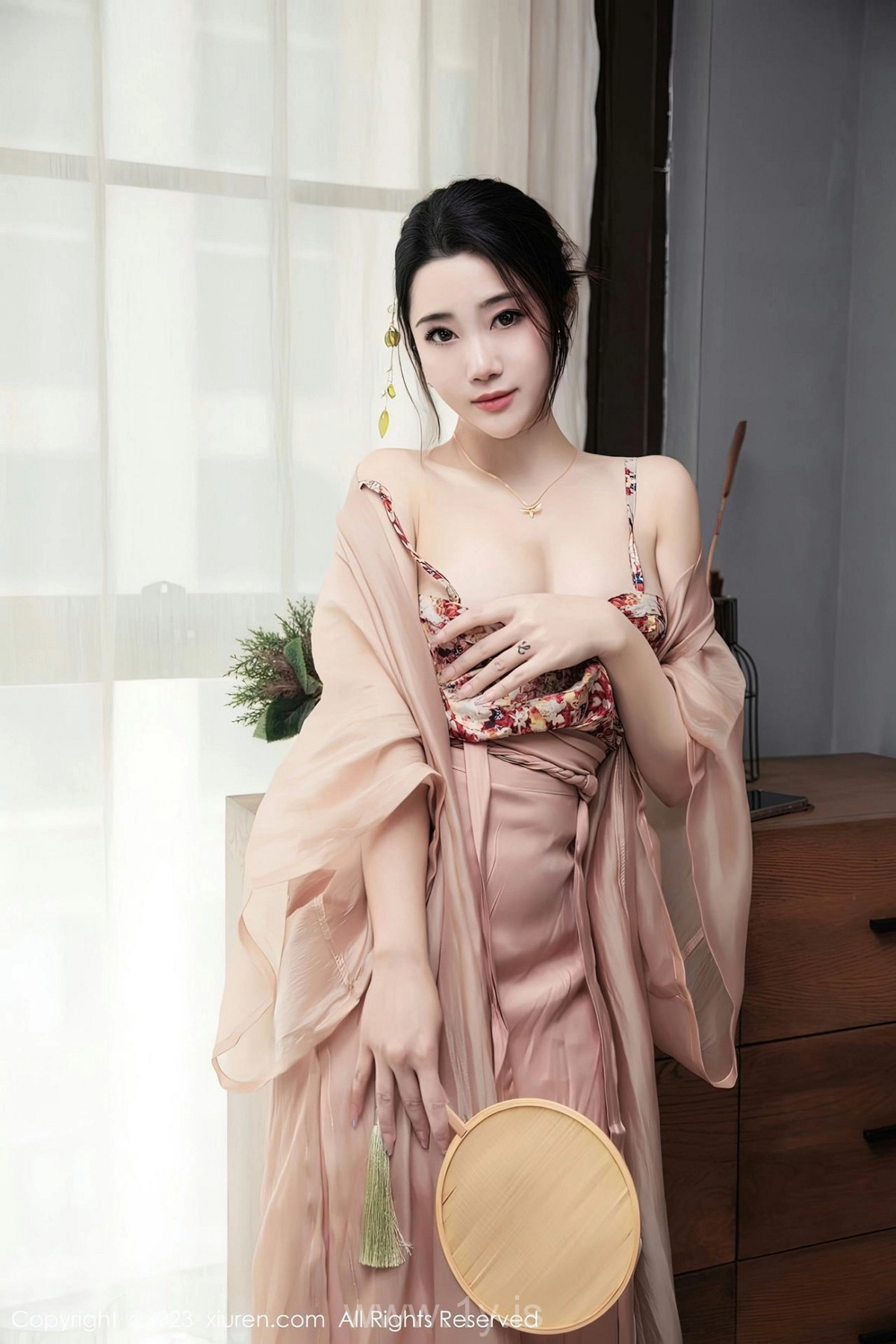 XIUREN(秀人网) NO.6457 Fashionable Asian Angel 嚴利娅Yuliya