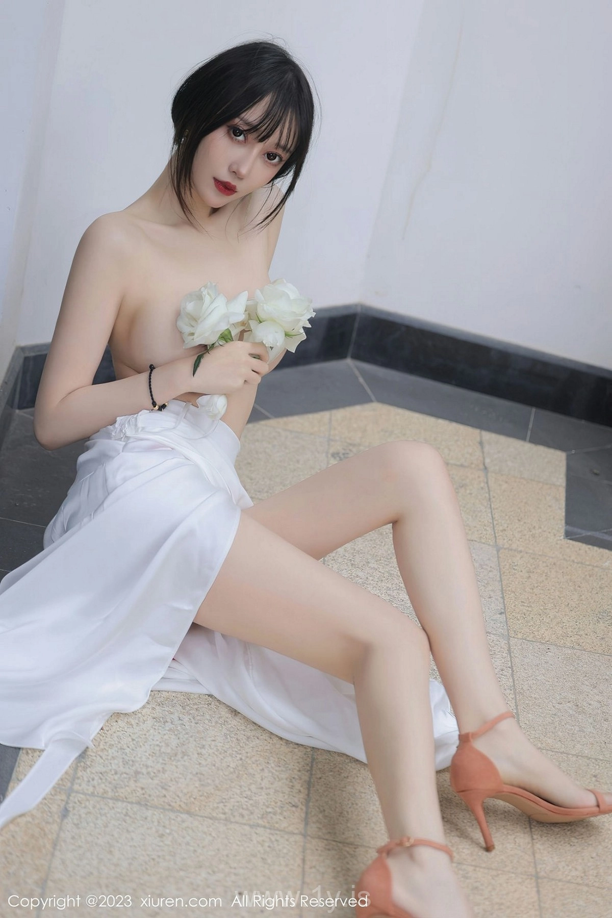 XIUREN(秀人网) NO.6466 Graceful Asian Hottie 玥兒玥er