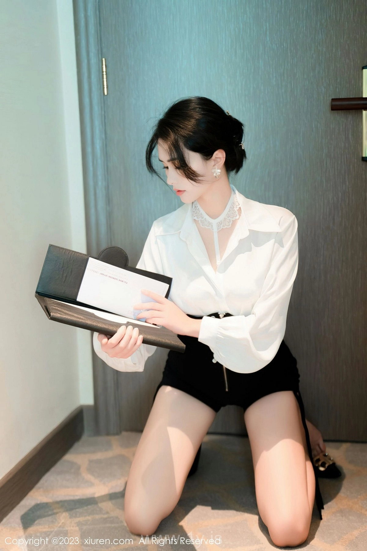 XIUREN(秀人网) NO.6520 Good-looking & Stylish Asian Mature Princess 艾希兒