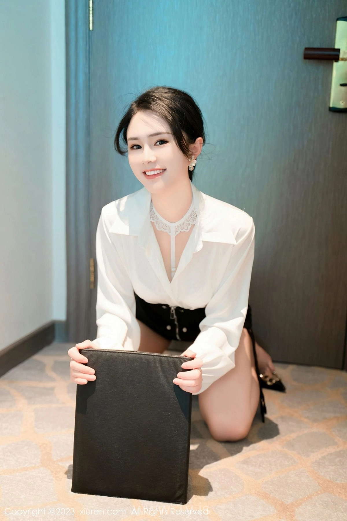 XIUREN(秀人网) NO.6520 Good-looking & Stylish Asian Mature Princess 艾希兒