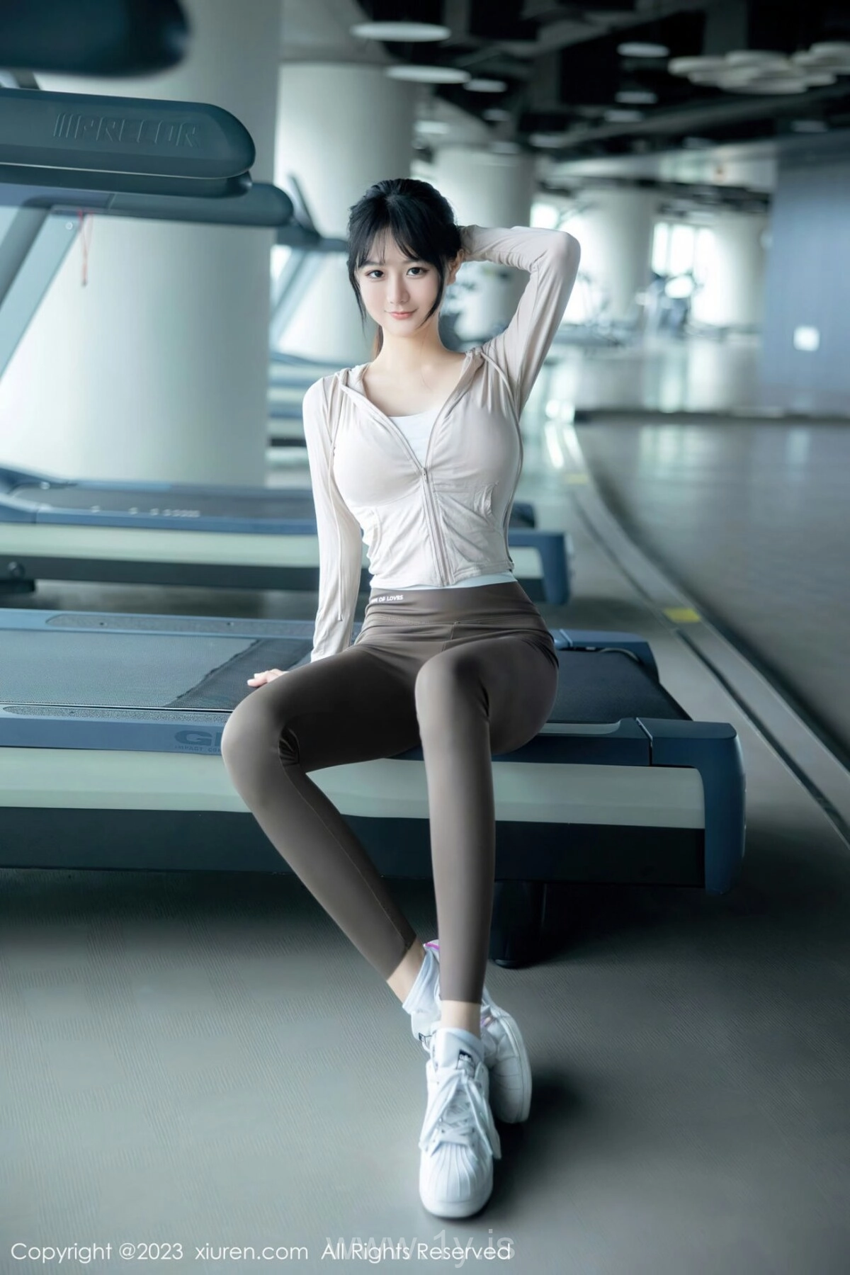 XIUREN(秀人网) NO.6683 Pretty & Quiet Chinese Cougar 怮怮