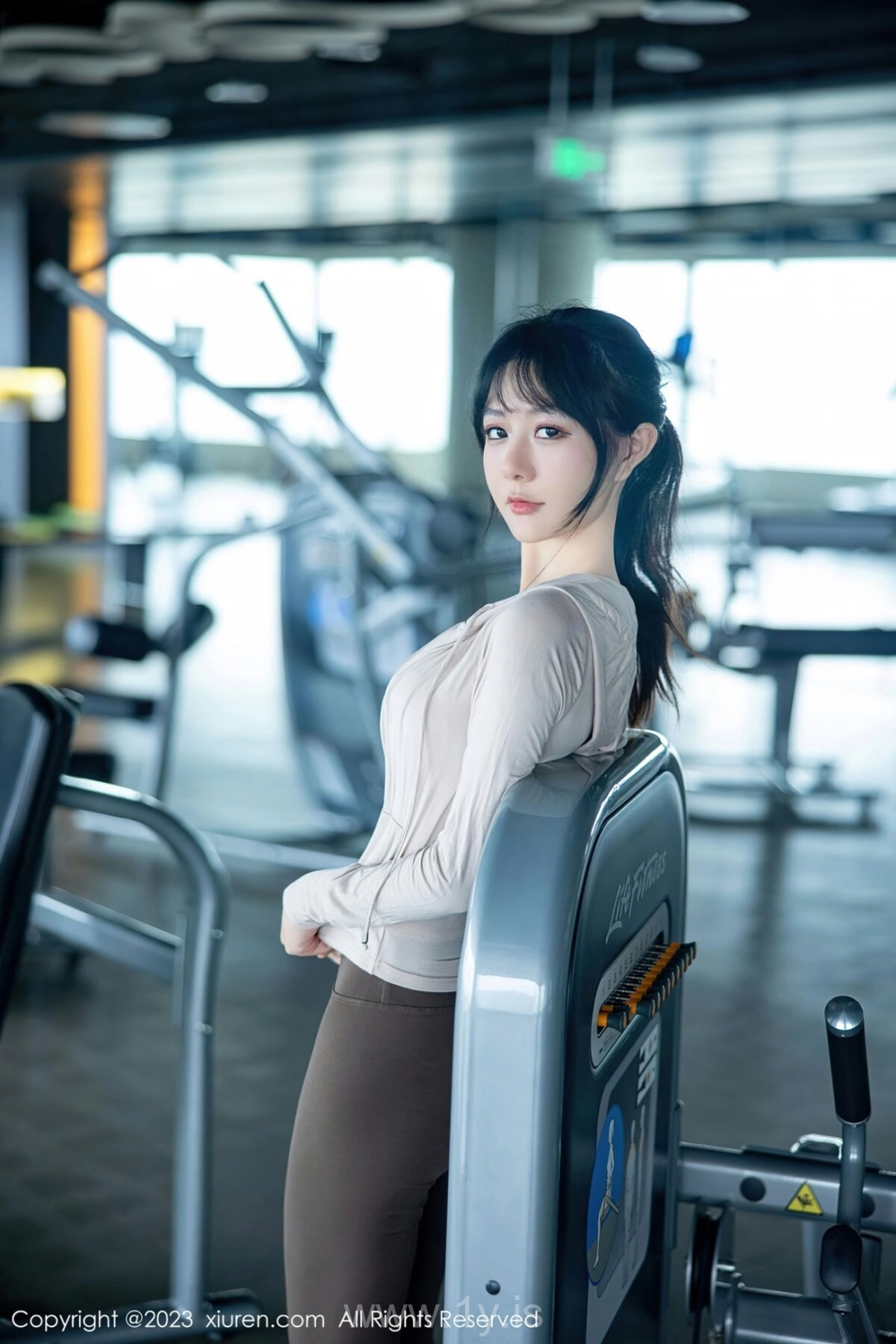 XIUREN(秀人网) NO.6683 Pretty & Quiet Chinese Cougar 怮怮