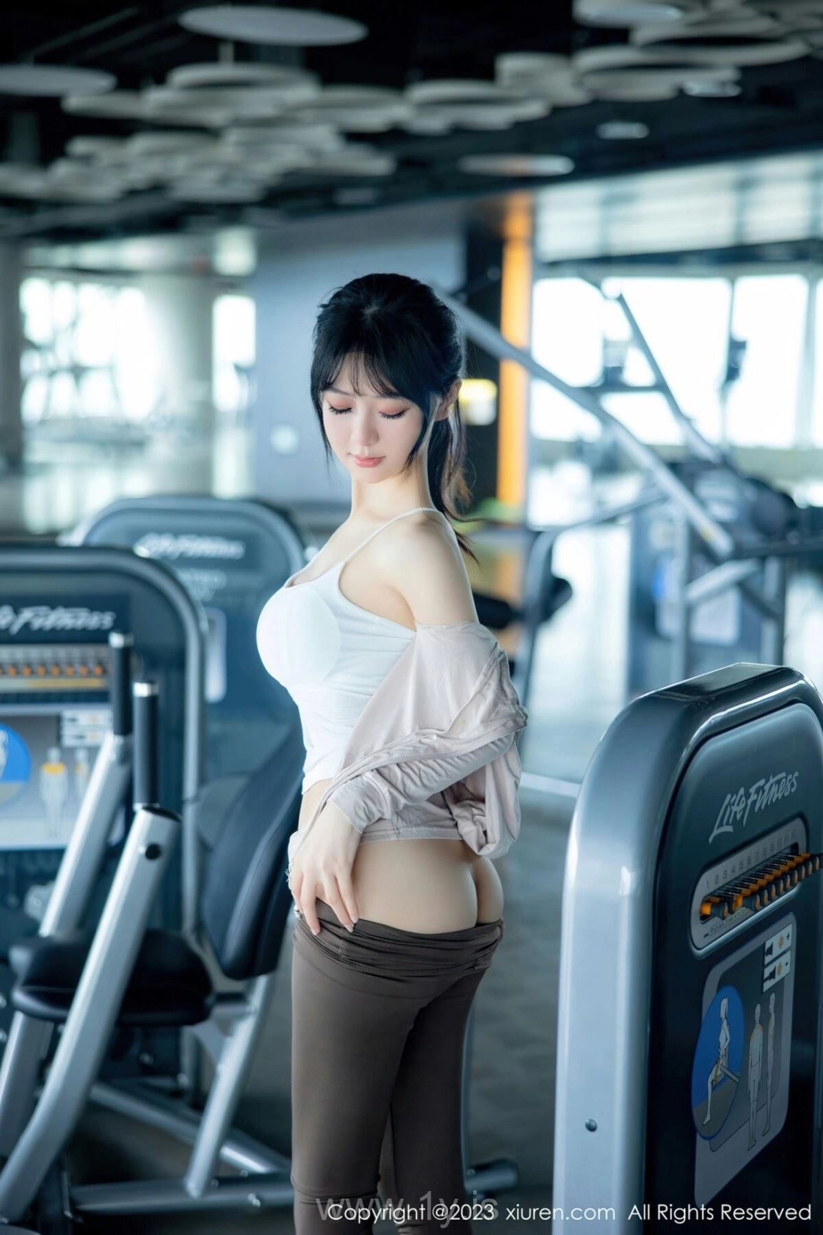 XIUREN(秀人网) NO.6683 Pretty & Quiet Chinese Cougar 怮怮