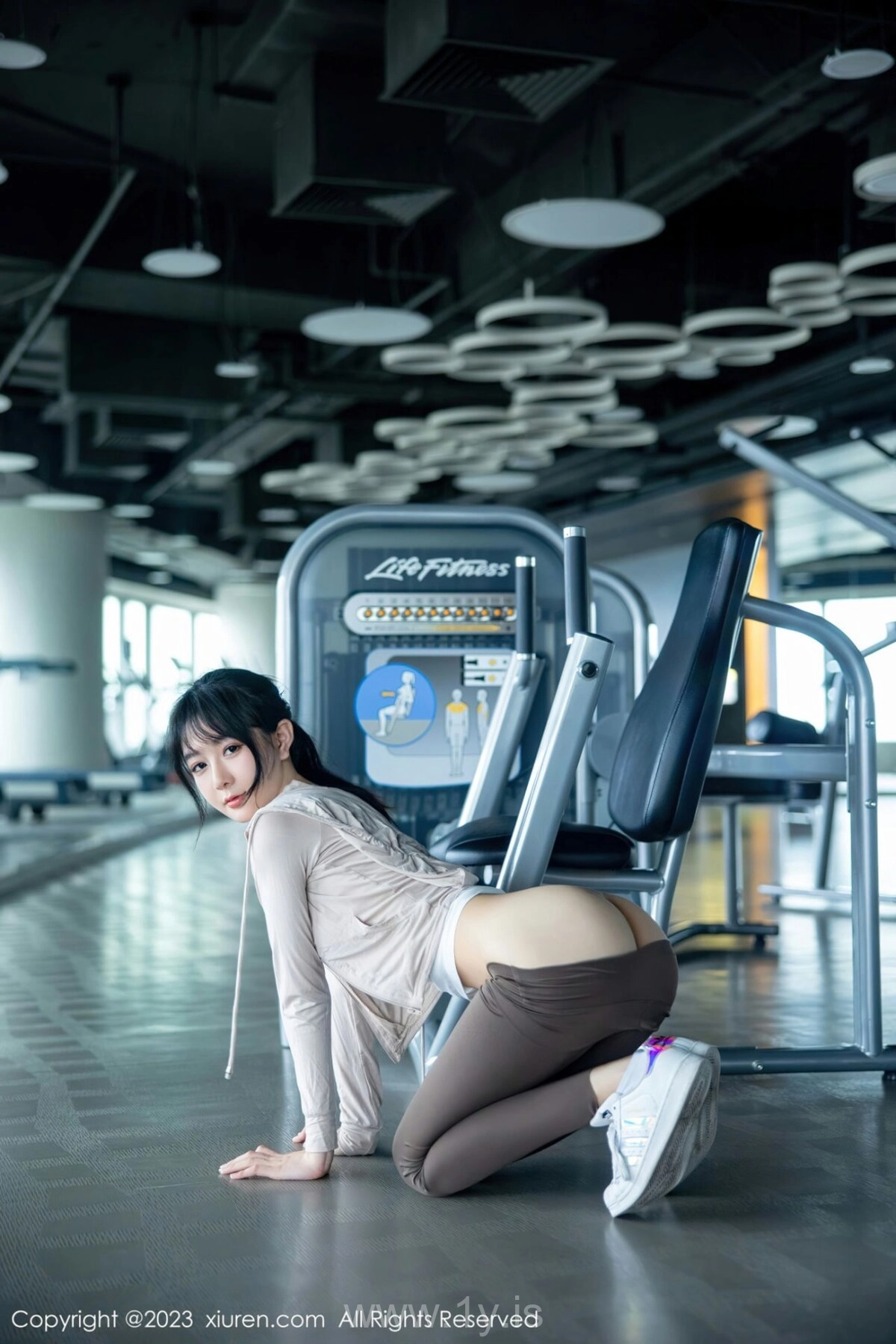 XIUREN(秀人网) NO.6683 Pretty & Quiet Chinese Cougar 怮怮