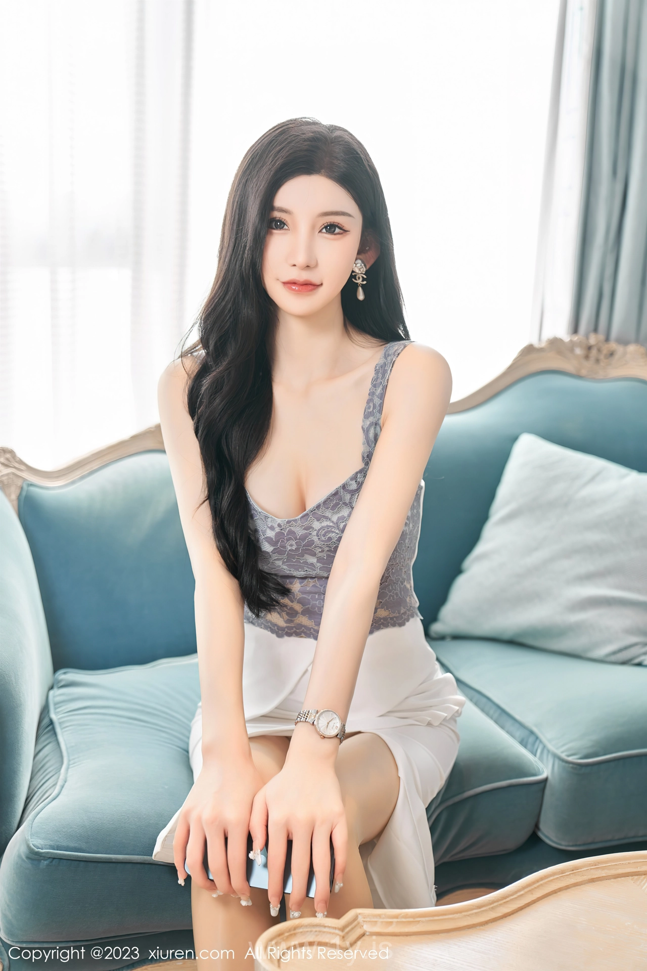 XIUREN(秀人网) NO.6811 Well-developed Asian Jade 周于希Sally