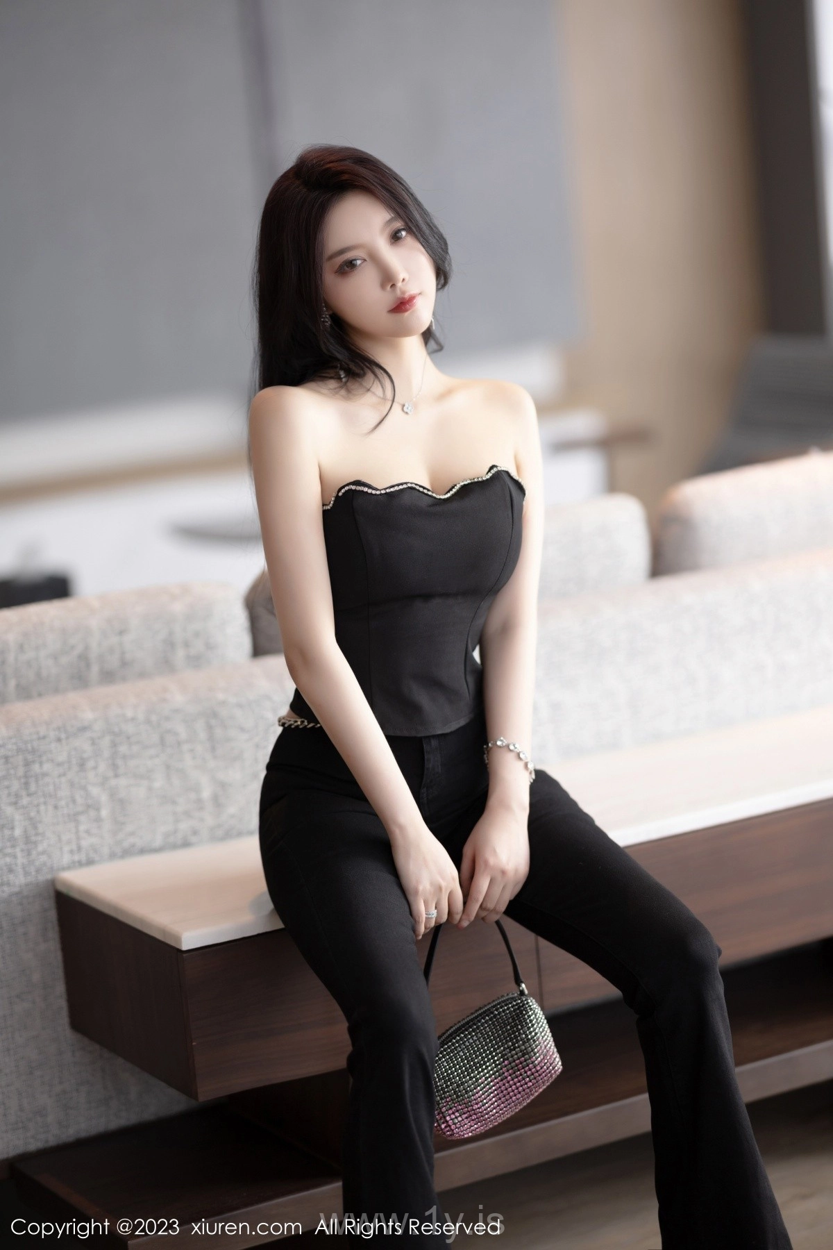 XIUREN(秀人网) NO.6866 Fashionable Asian Homebody Girl 楊晨晨Yome