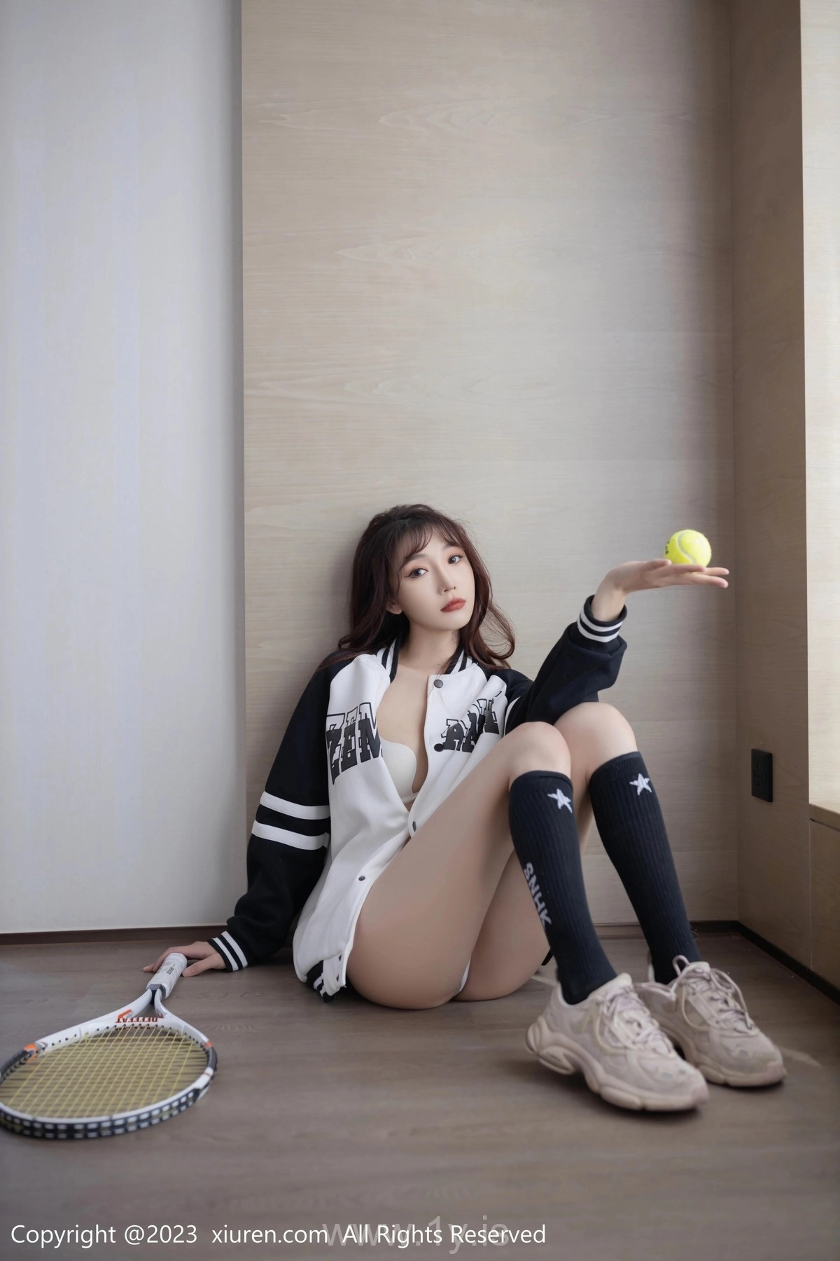 XIUREN(秀人网) NO.6884 Classy & Hot Asian Homebody Girl 陸萱萱