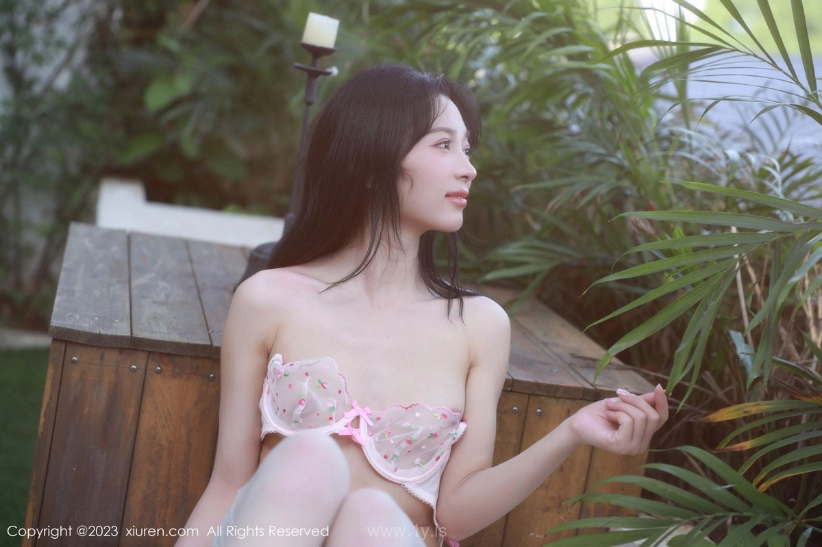XIUREN(秀人网) NO.6895 Sexy & Good-looking Asian Goddess 糖豆sisi