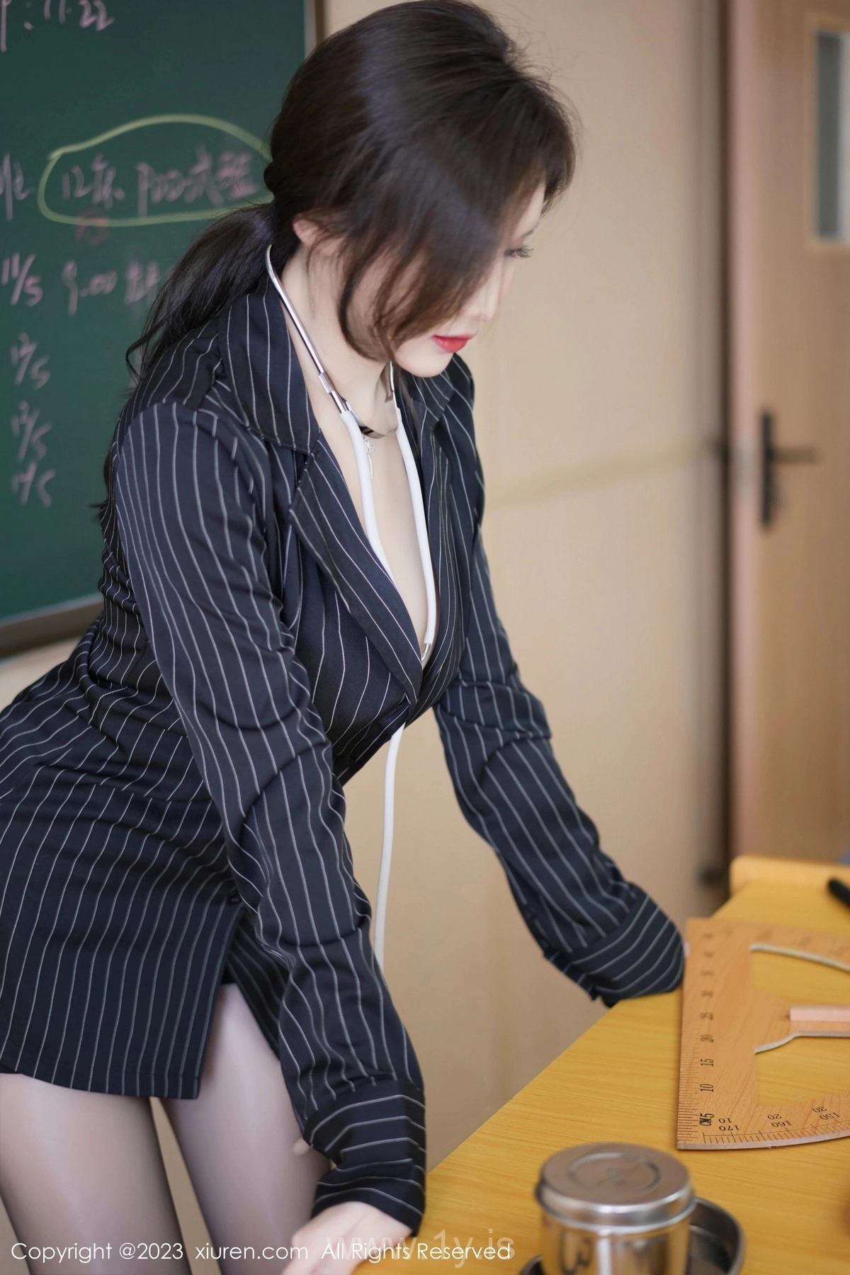 XIUREN(秀人网) No.7042 Cute & Stunning Chinese Women Carol周妍希