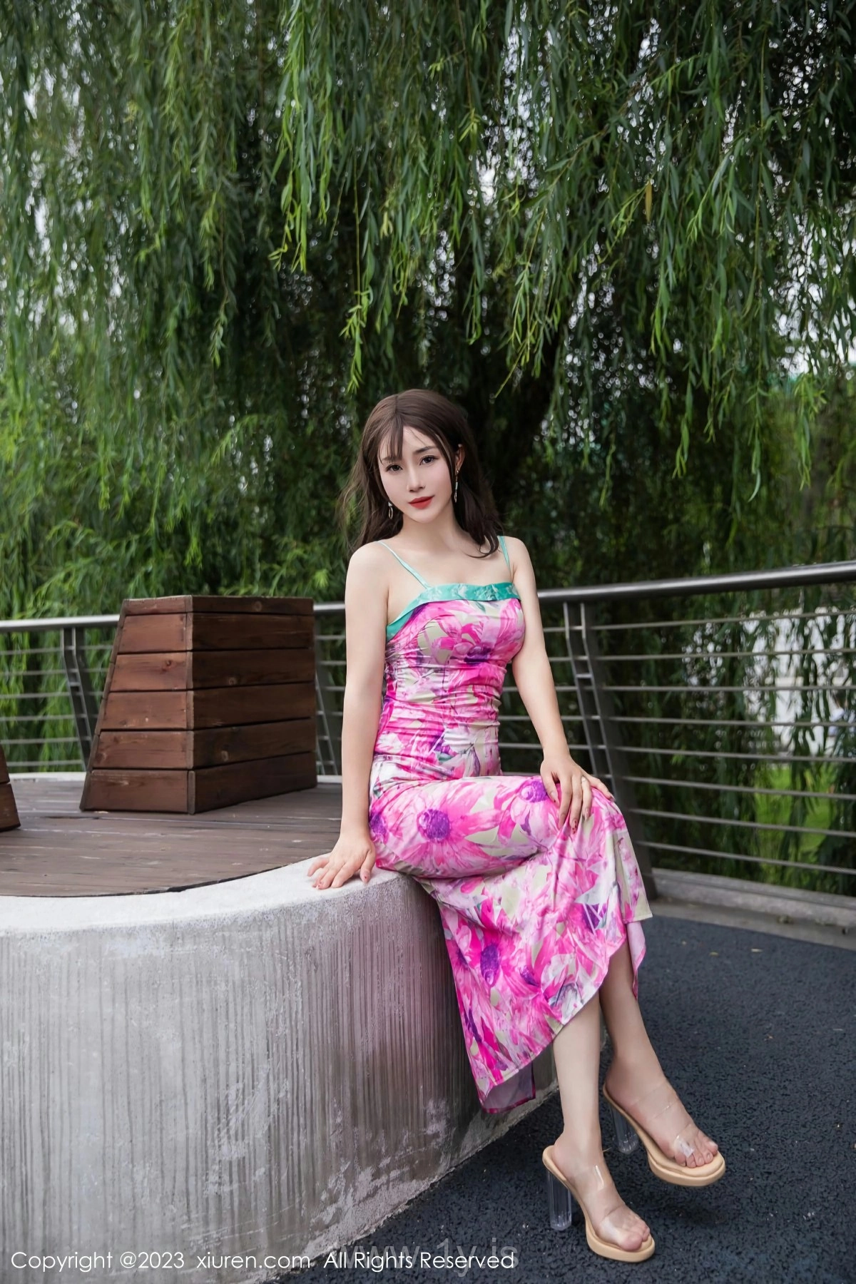 XIUREN(秀人网) No.7065 Attractive Asian Belle 嚴利娅Yuliya