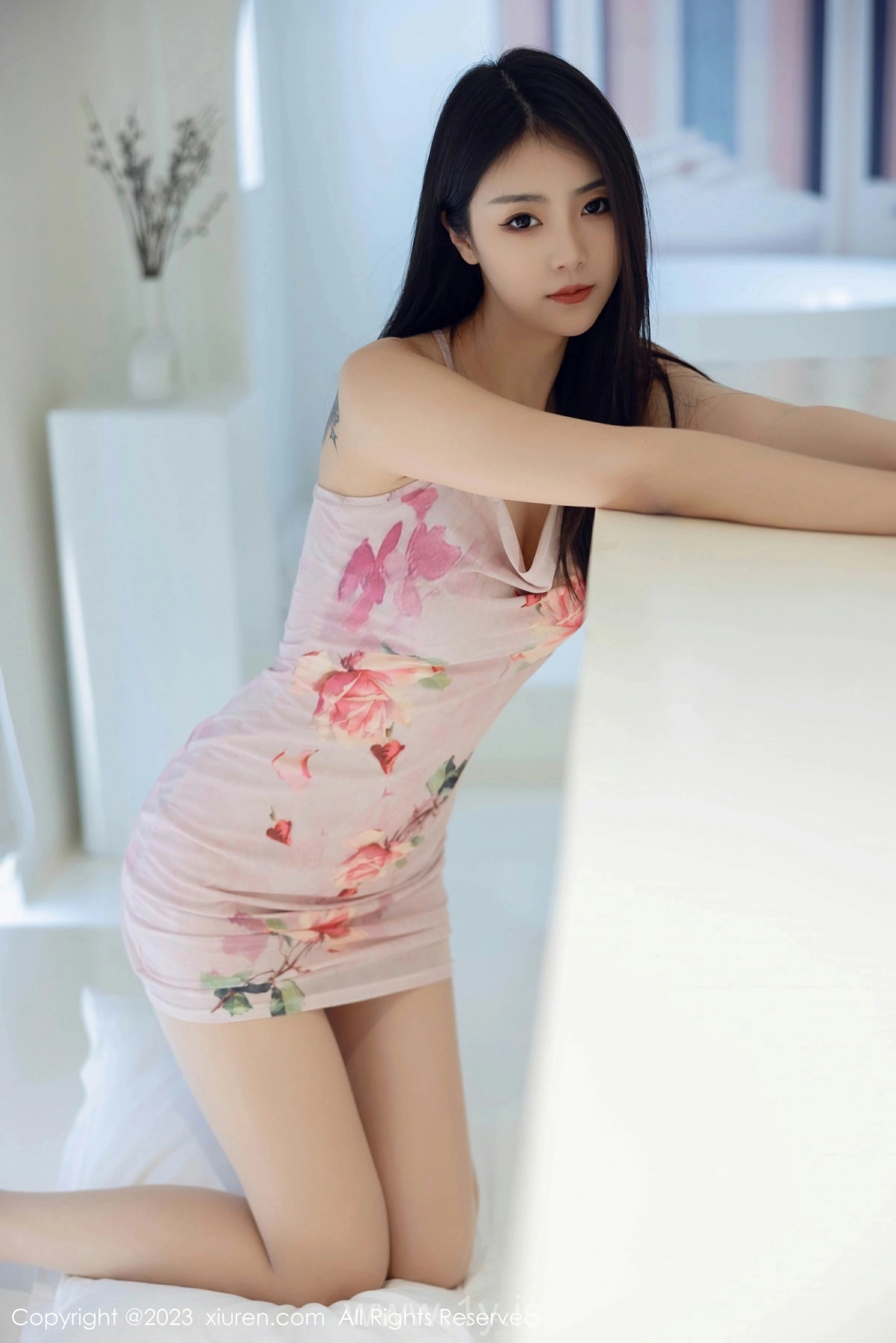 XIUREN(秀人网) No.7099 Elegant Chinese Cutie 可樂Vicky