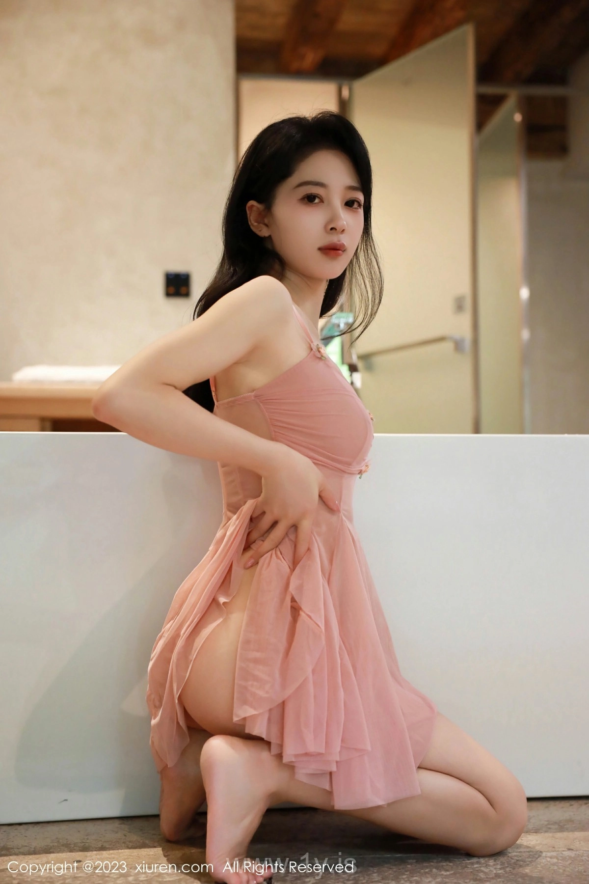 XIUREN(秀人网) No.7111 Sexy & Exquisite Chinese Mature Princess 糖豆sisi