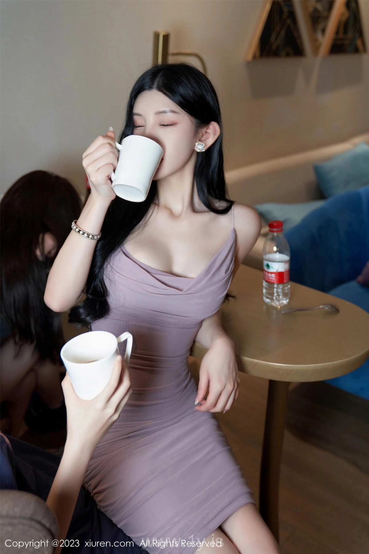 XIUREN(秀人网) No.7122 Sexy & Attractive Asian Chick 周于希Sally