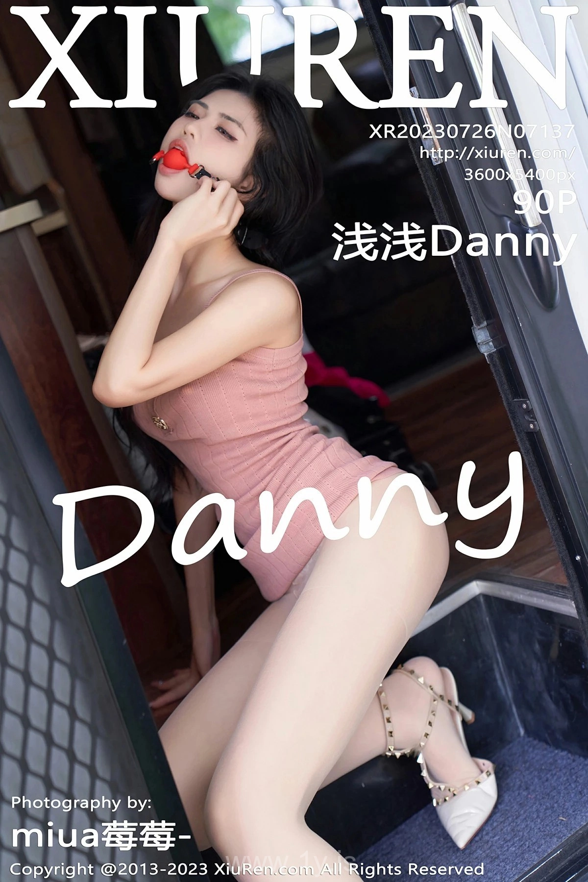 XIUREN(秀人网) No.7137 Hot & Lovely Chinese Mature Princess 淺淺Danny