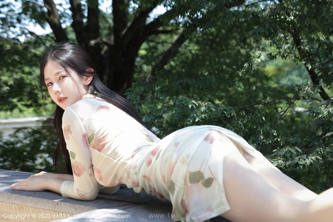 XIUREN(秀人网) No.7168 Stunning & Hot Asian Girl 尹甜甜